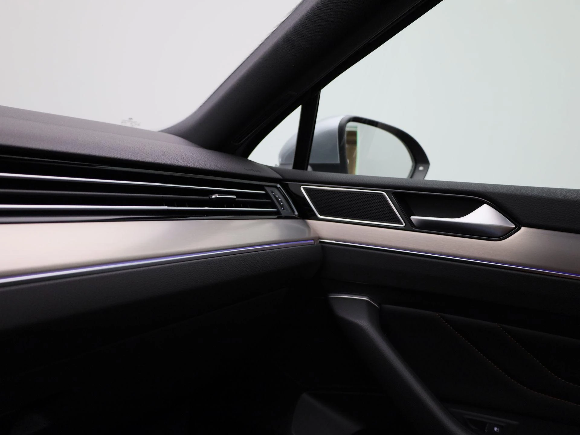 Volkswagen-Passat-image-32
