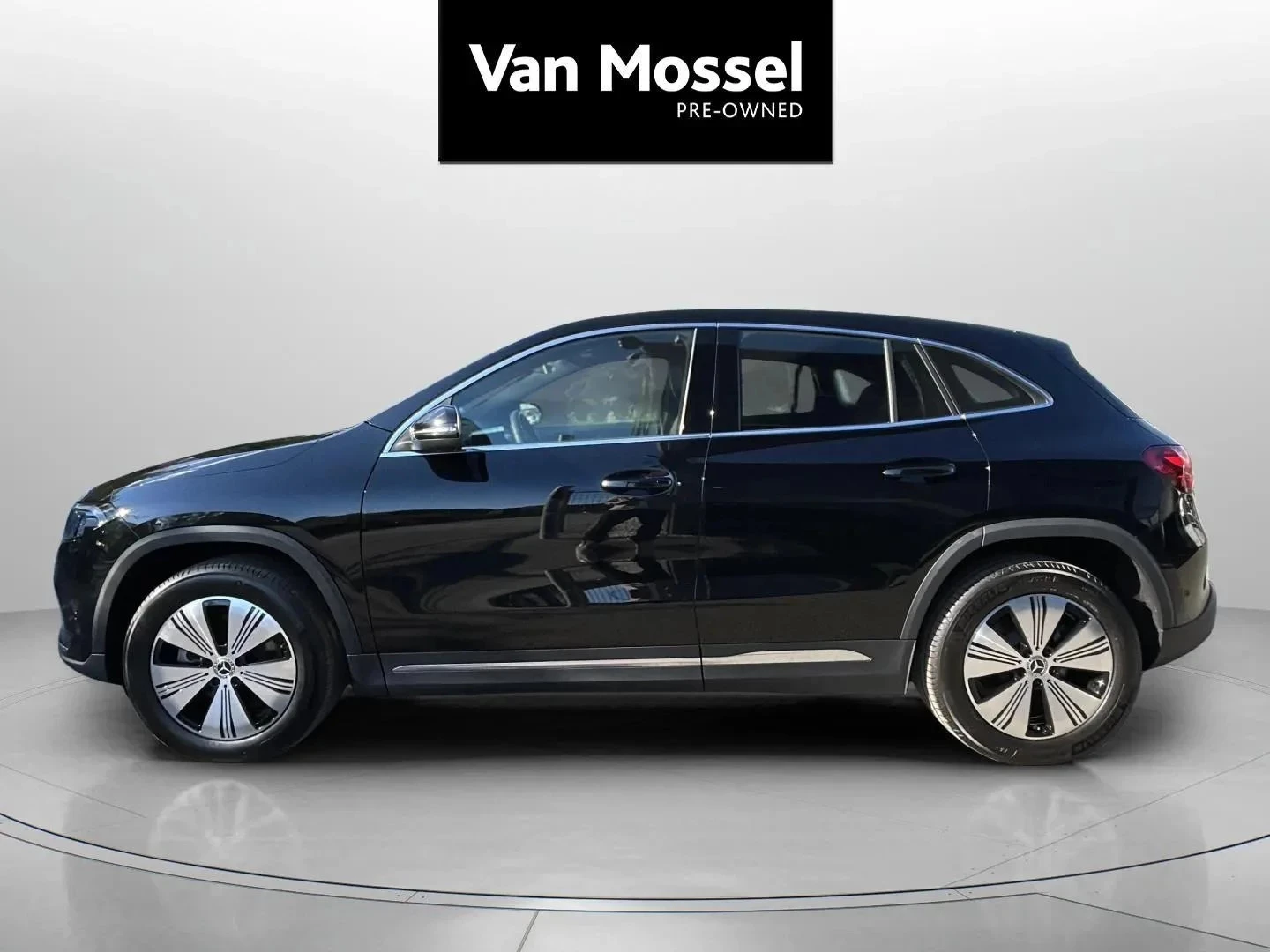 Mercedes-Benz-EQA-image-7