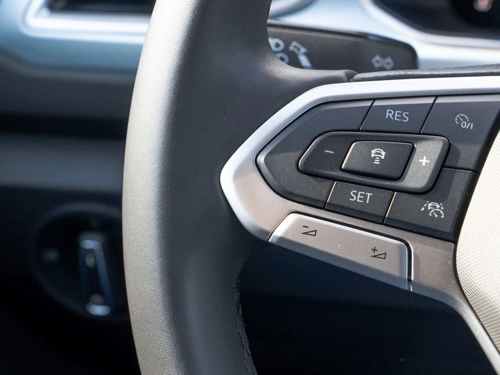 Volkswagen-T-Roc-image-16