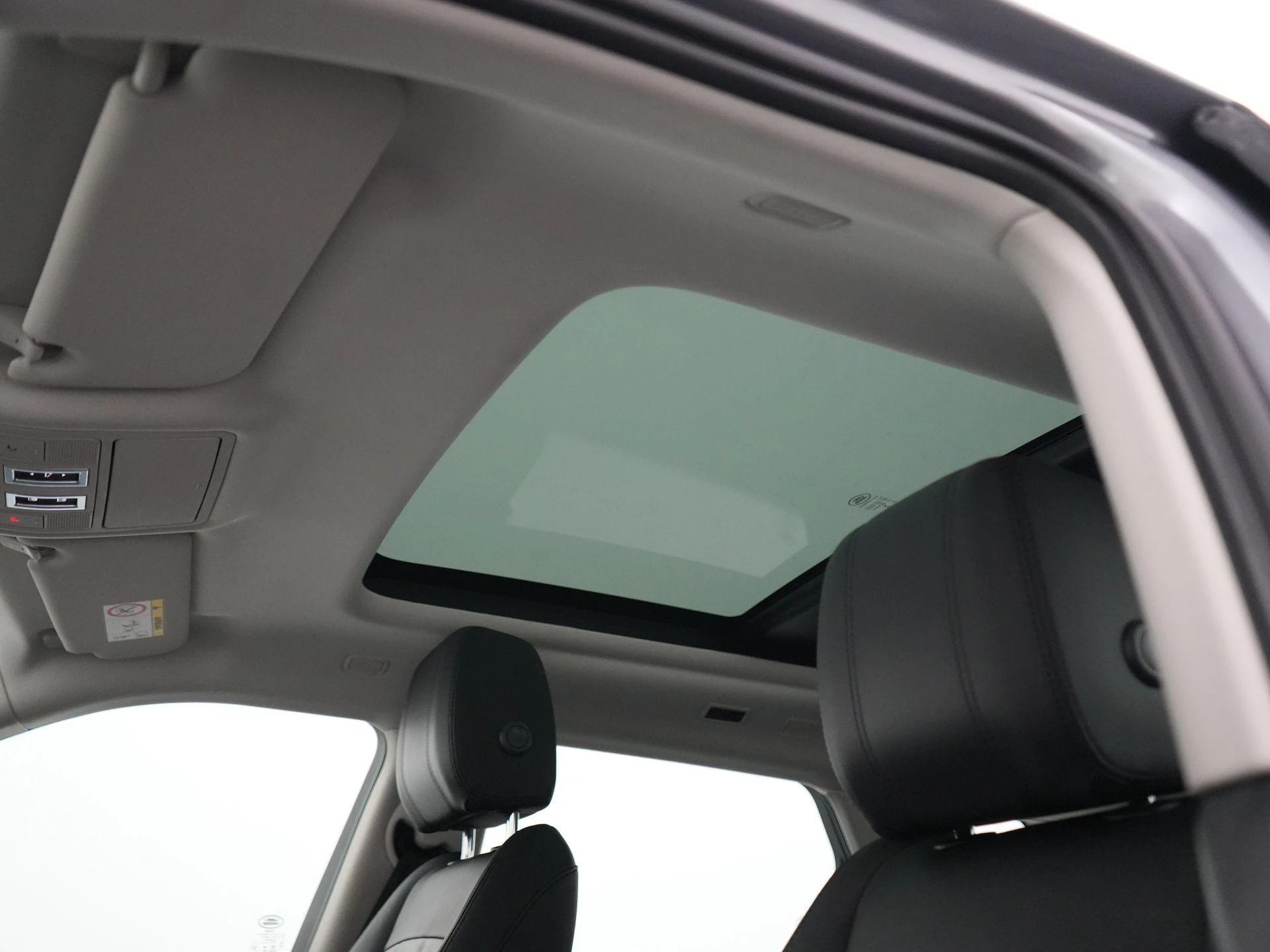 Land Rover-Range Rover Evoque-image-39