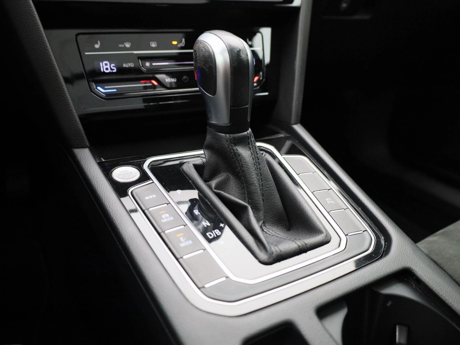 Volkswagen-Passat-image-19