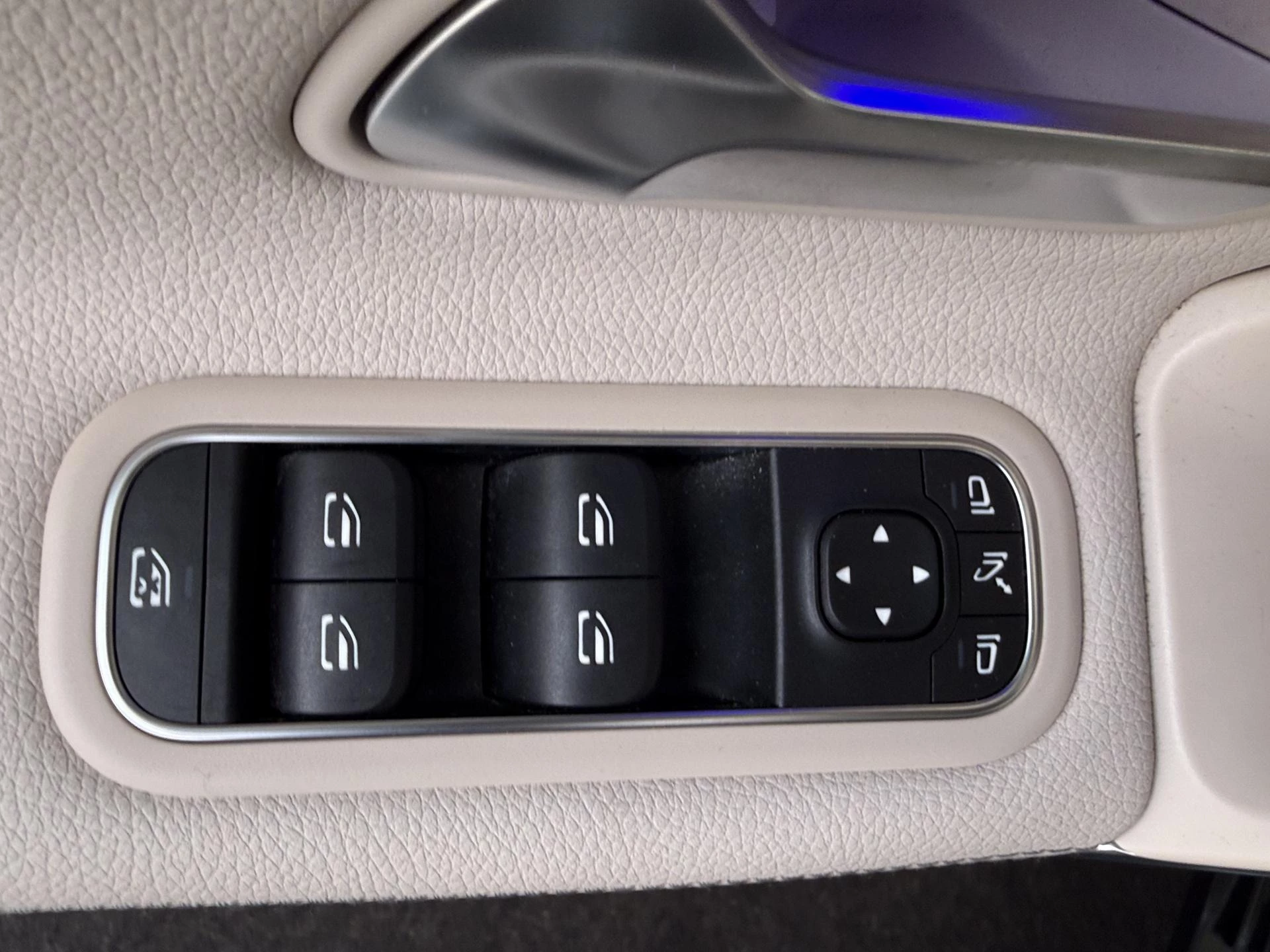 Mercedes-Benz-CLA-image-26