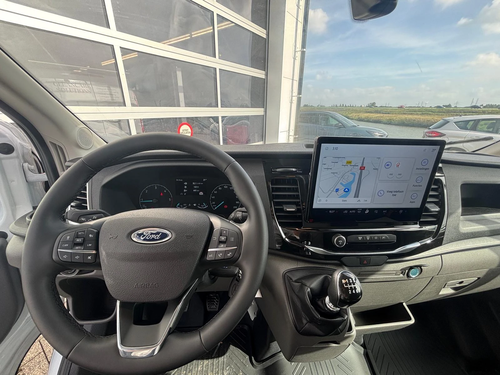 Ford-Transit-image-6