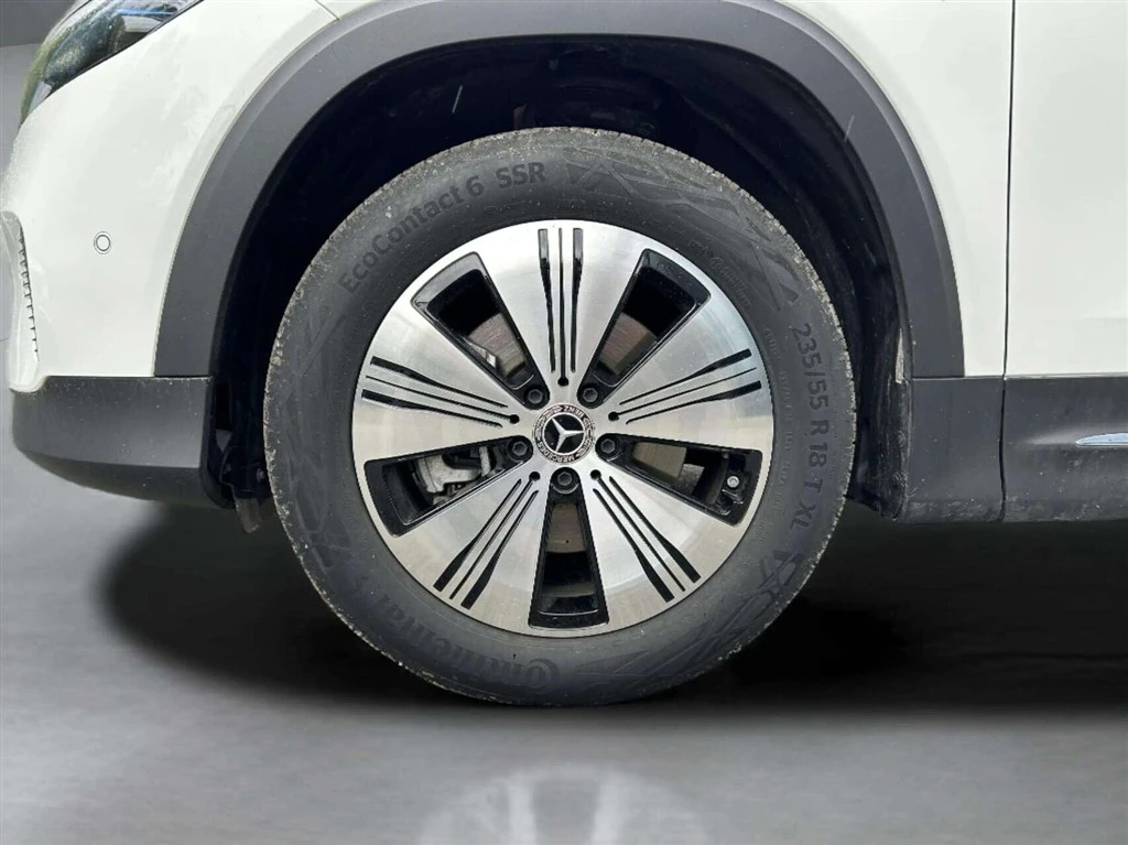 Mercedes-Benz-EQB-image-8