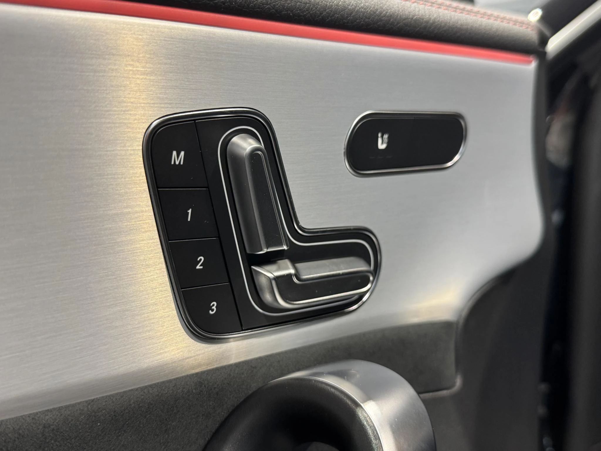 Mercedes-Benz-CLA-image-14