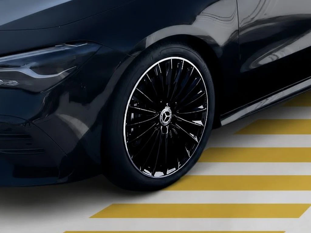 Mercedes-Benz-CLA 200-image-5