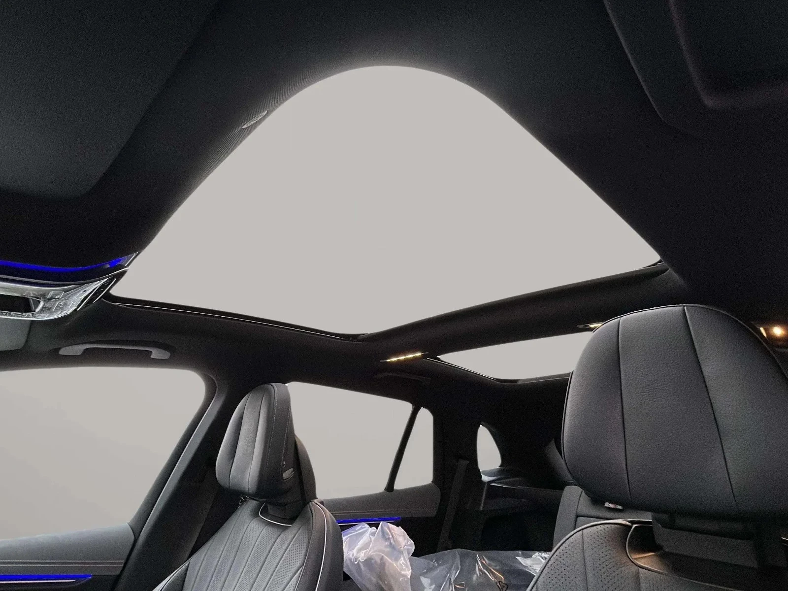 Mercedes-Benz-EQS-image-11