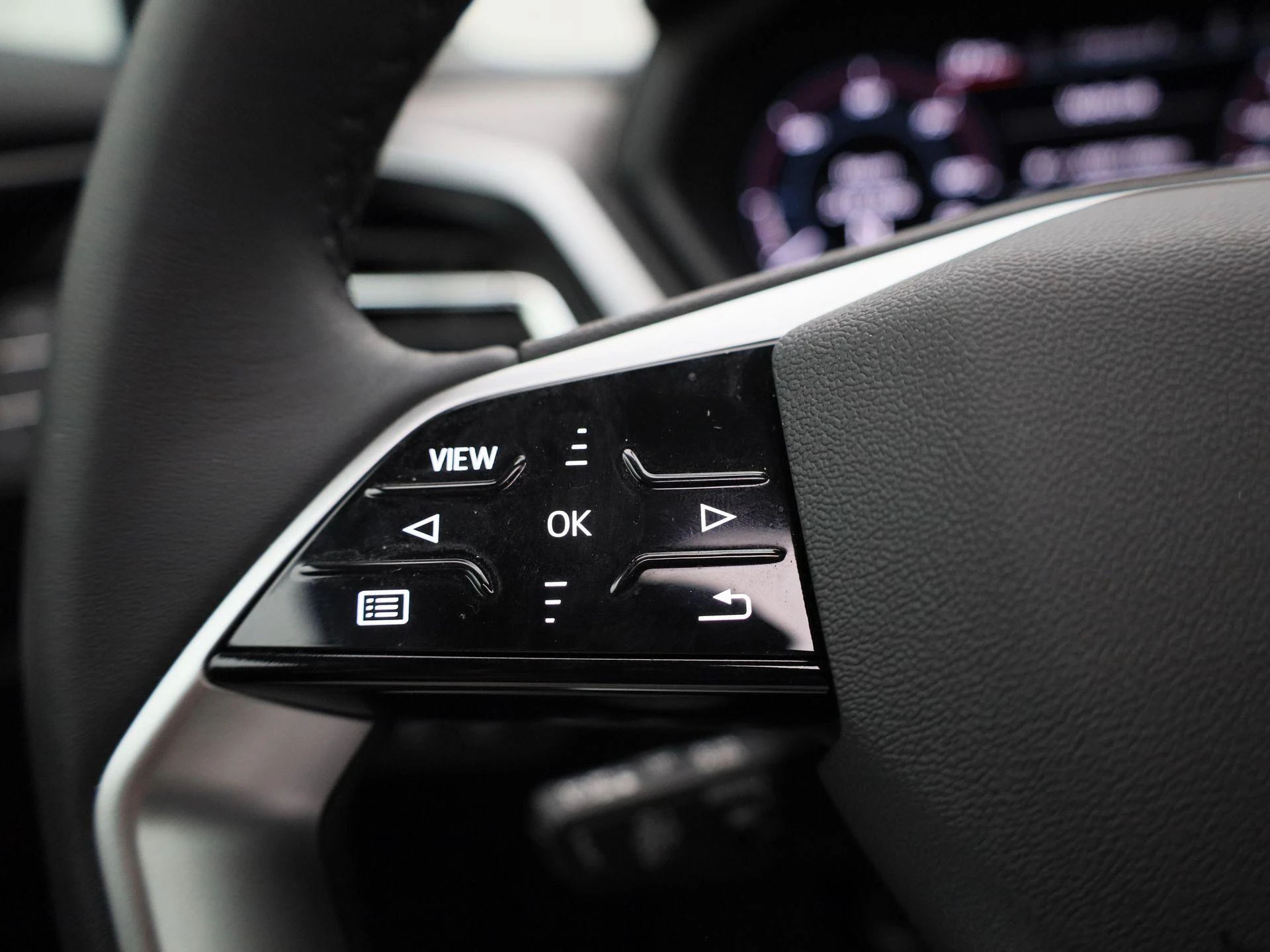 Audi-Q4 e-tron-image-18