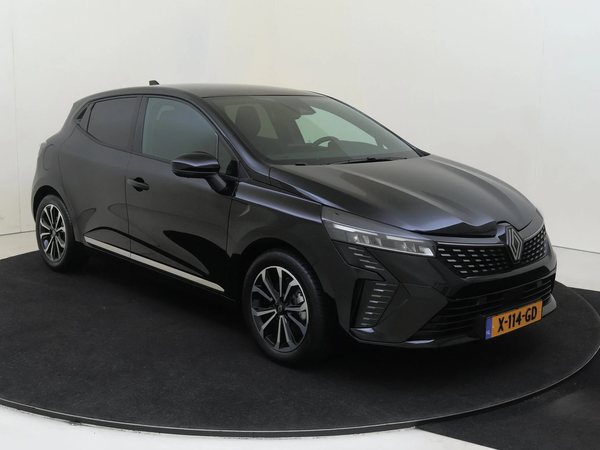 Renault-Clio-image-1