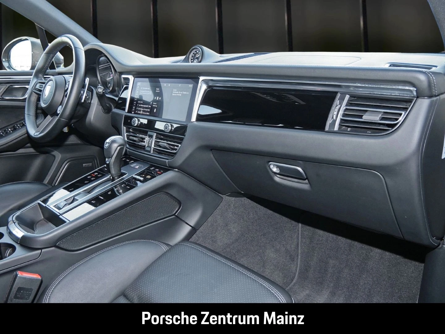 Porsche-Macan-image-21