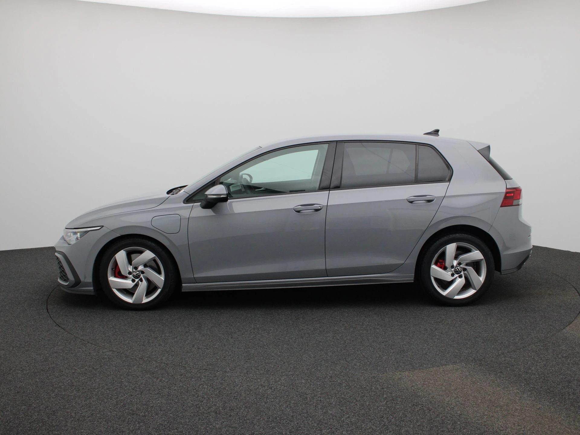 Volkswagen-Golf-image-3