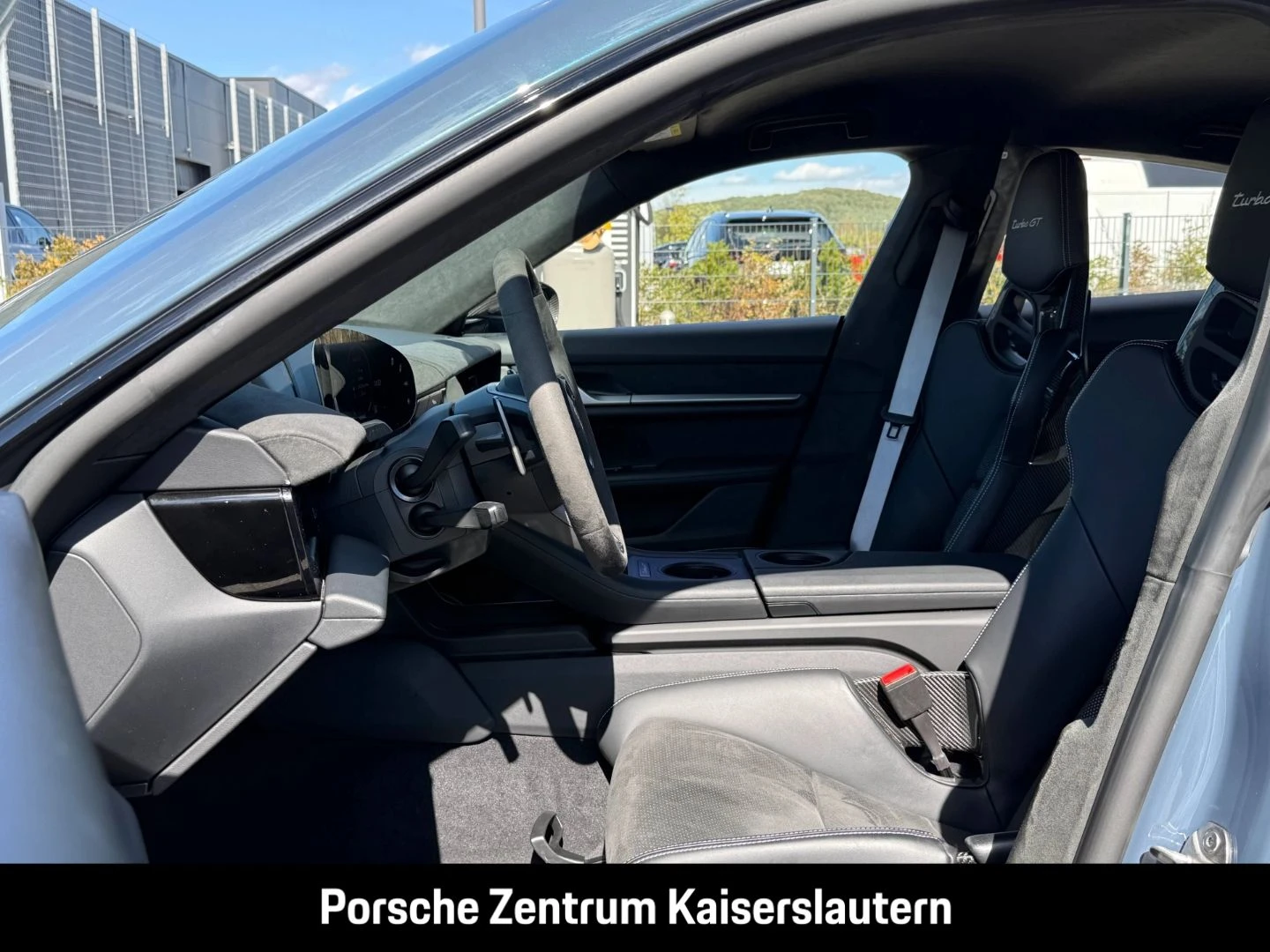 Porsche-Taycan-image-4