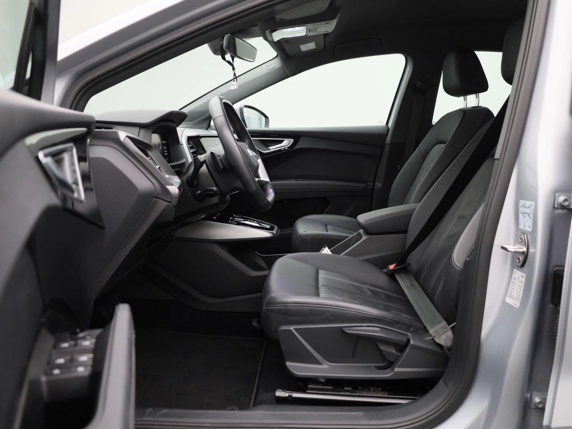 Audi-Q4 Sportback e-tron-image-10