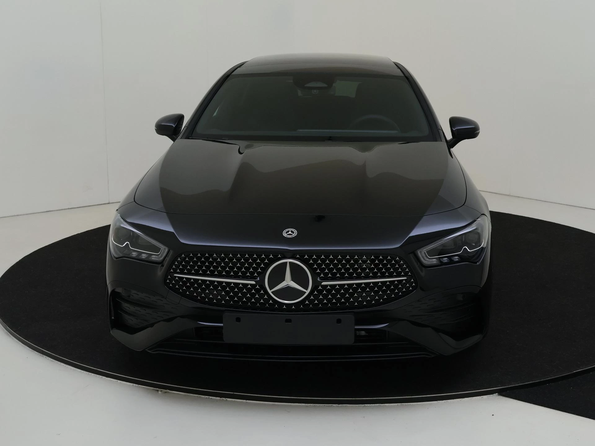 Mercedes-Benz-CLA-image-8