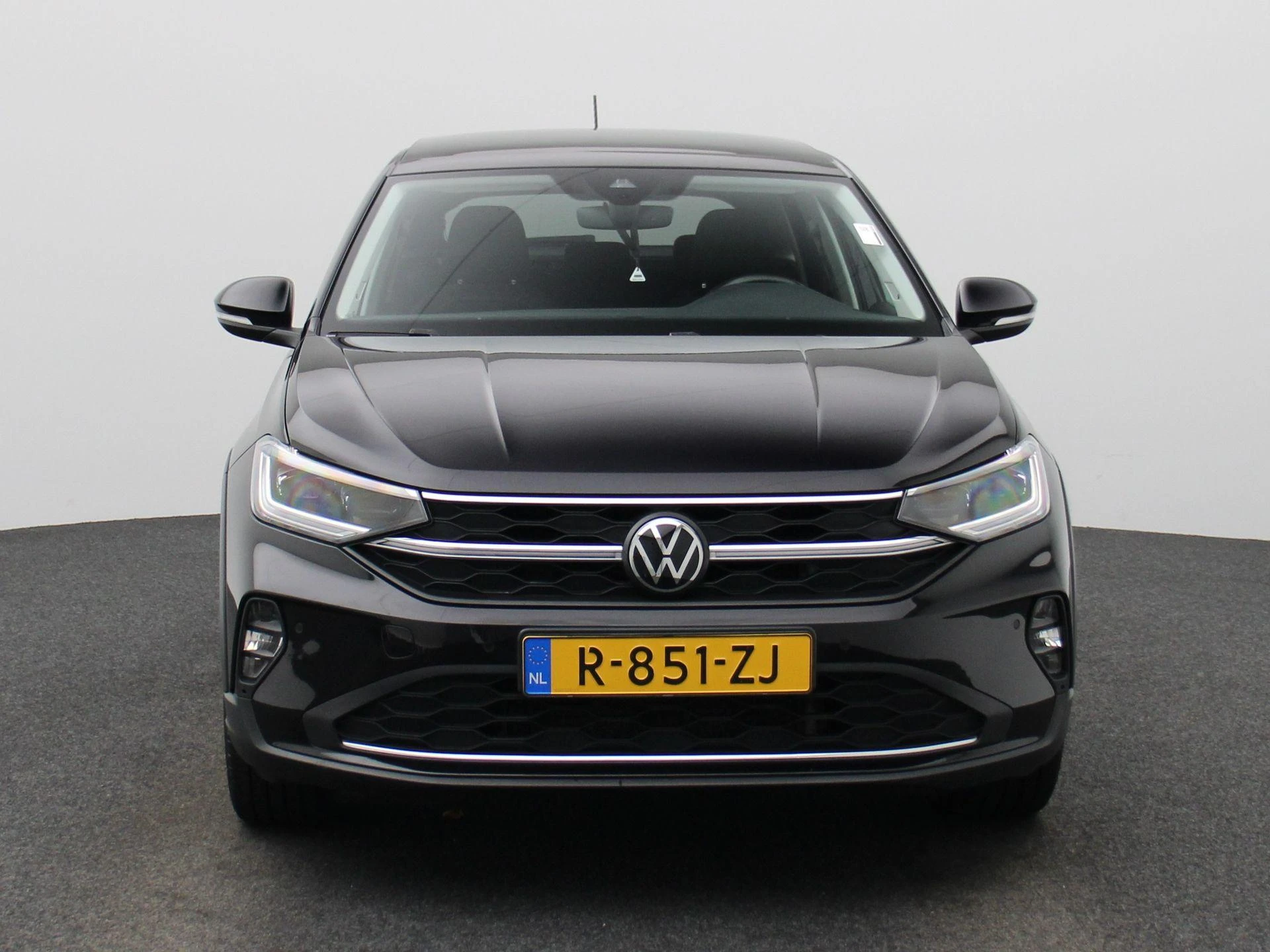 Volkswagen-Taigo-image-2