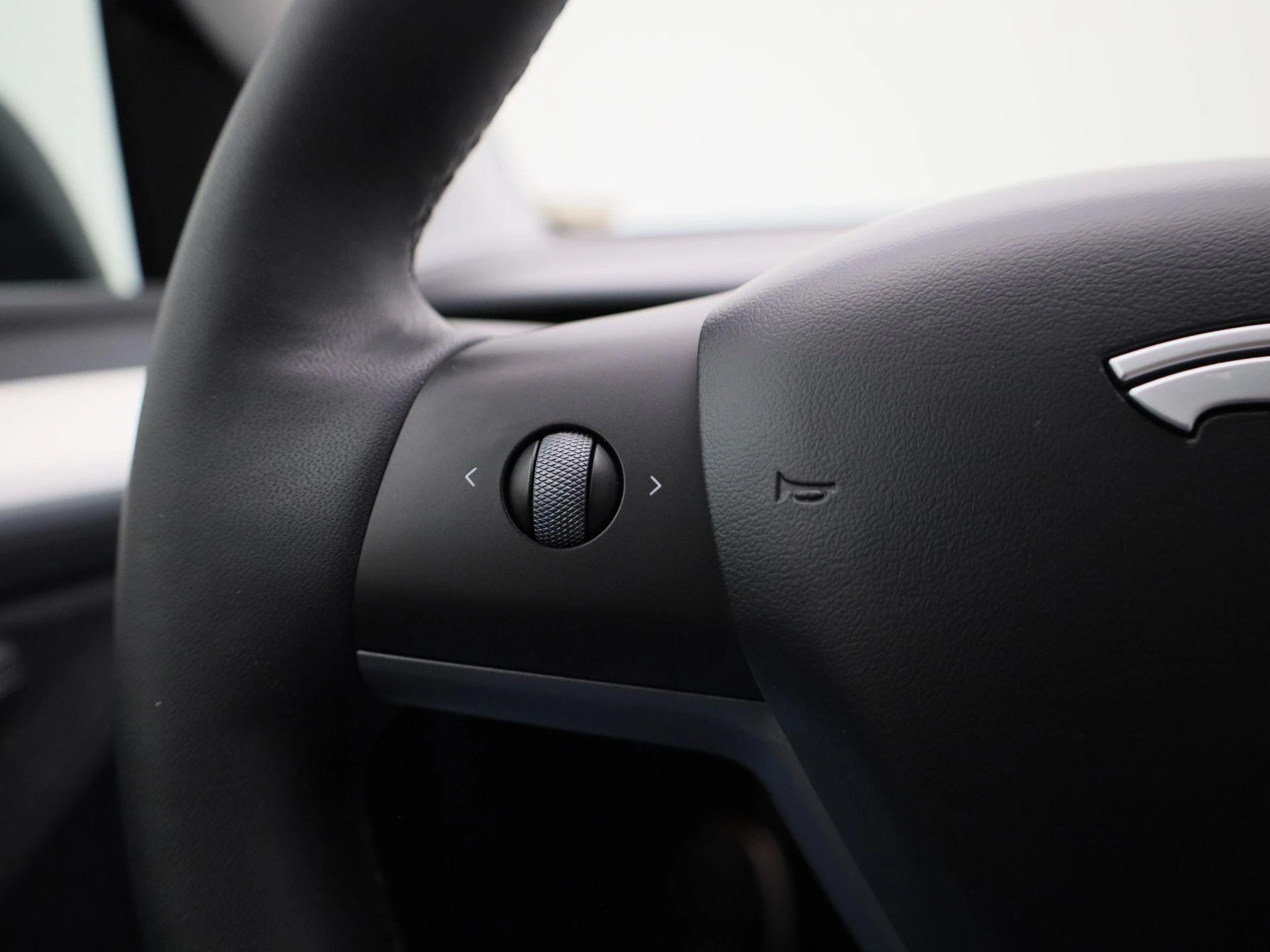 Tesla-Model Y-image-21