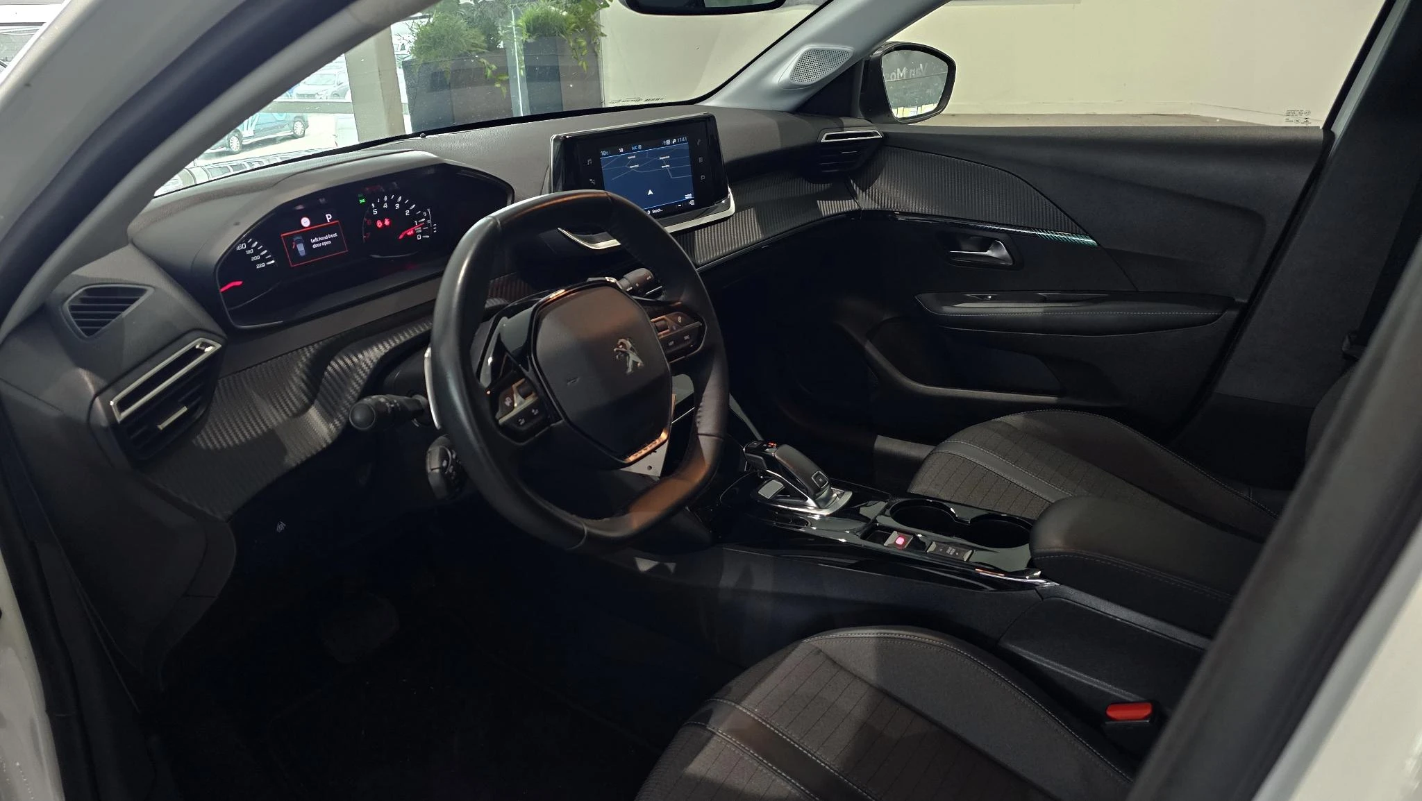 Peugeot-208-image-10