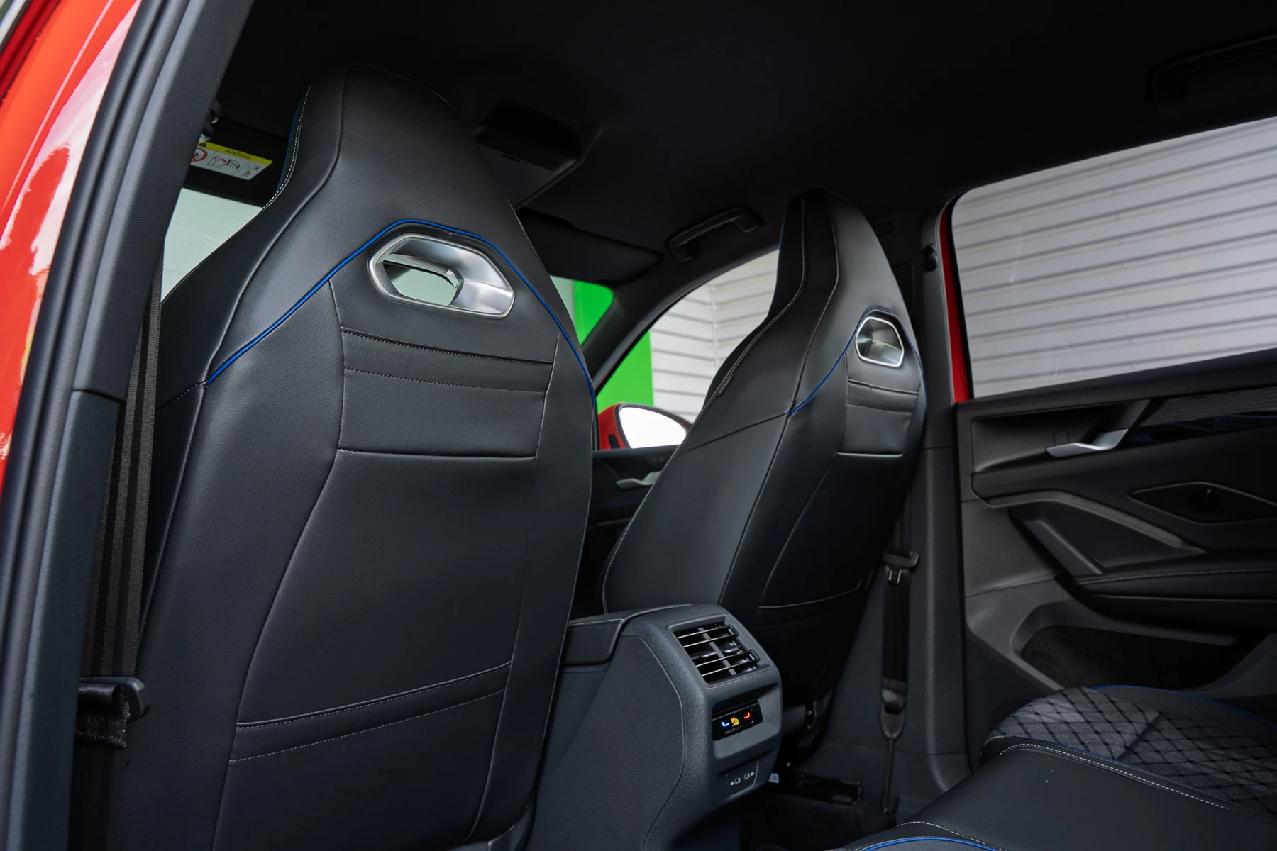 Volkswagen-Tiguan-image-37