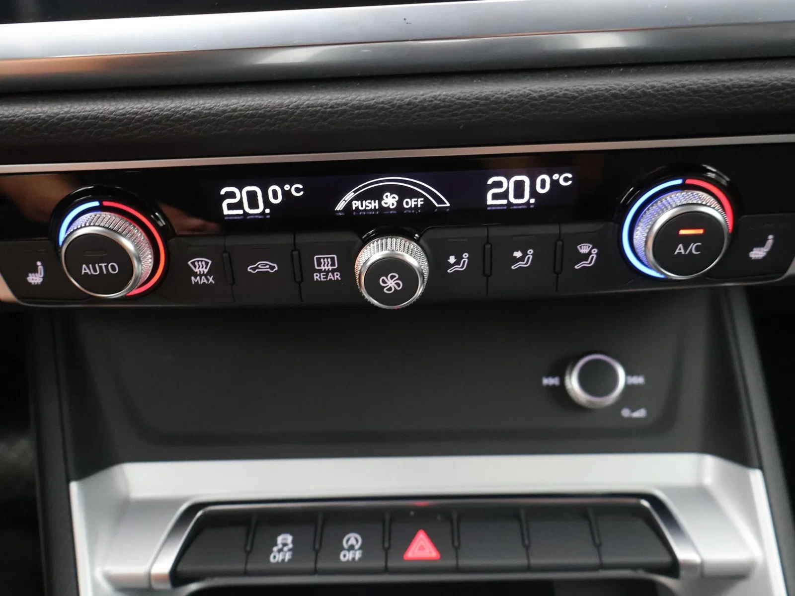 Audi Q3 35TFSI Business Edition Advanced 150PK *AUTOMAAT*VIRTUAL COCKPIT*SHADOW LOOK*TREKHAAK*CRUISE*PDC*APP