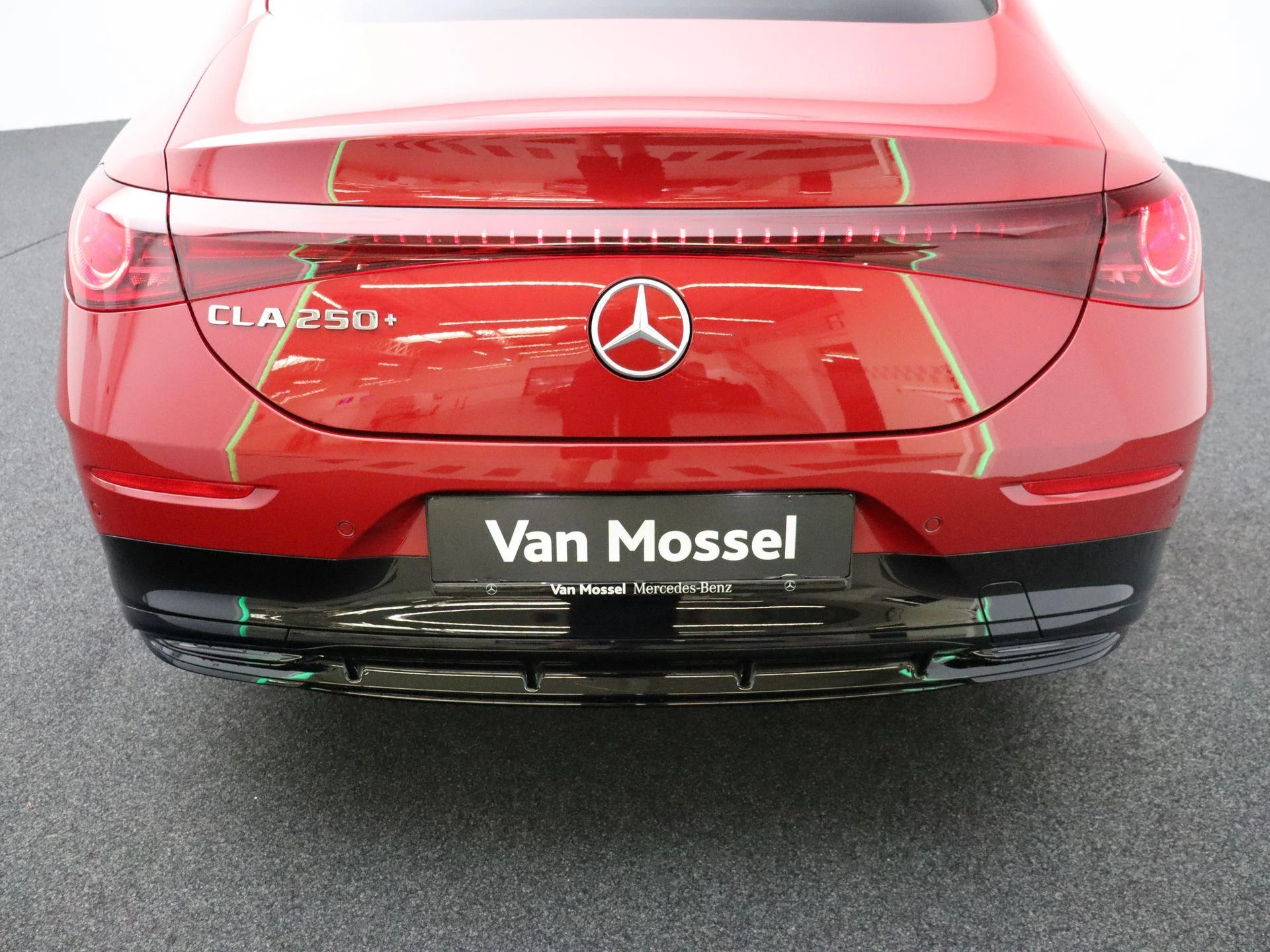 Mercedes-Benz-CLA-image-23