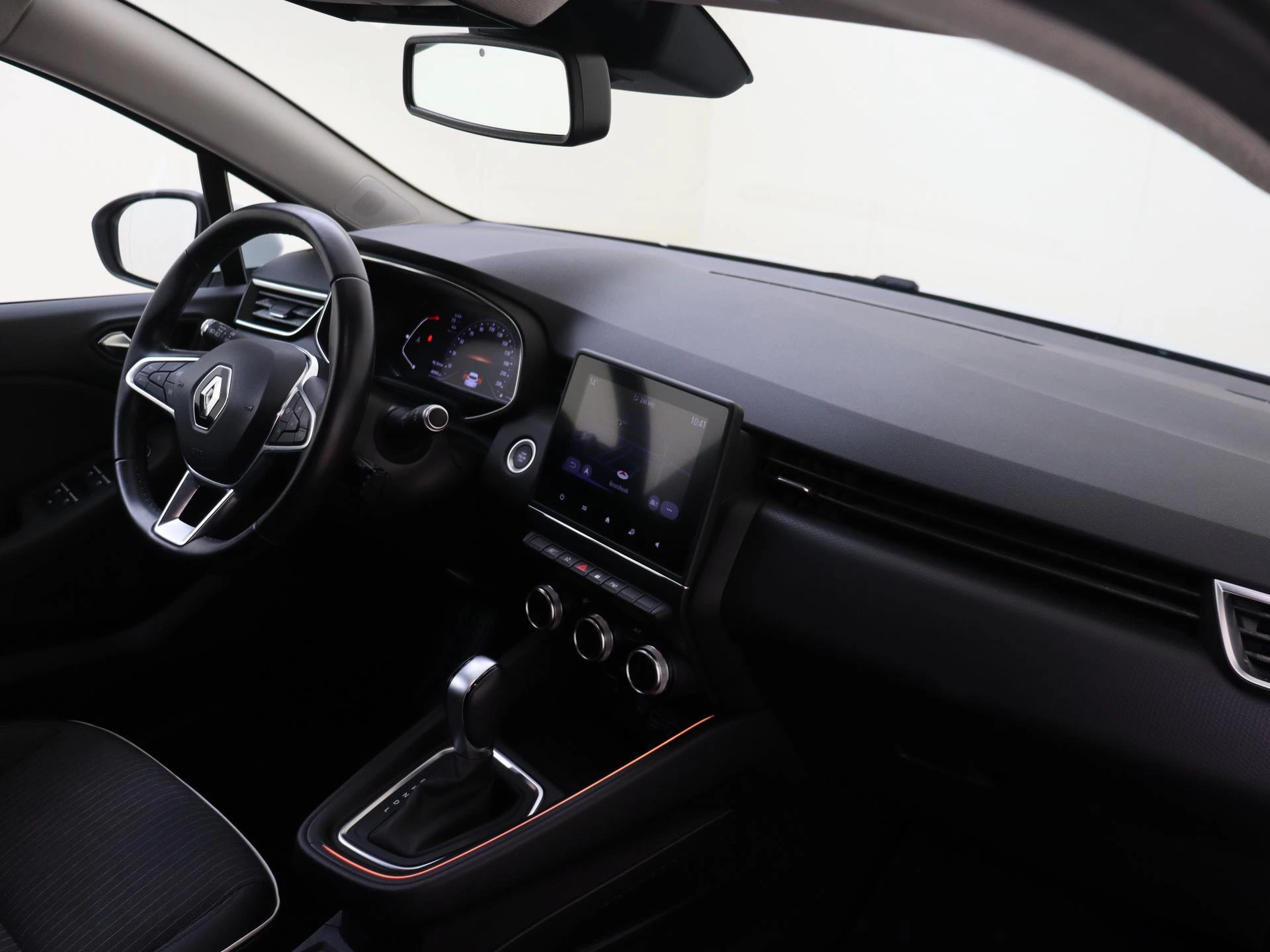 Renault-Clio-image-8