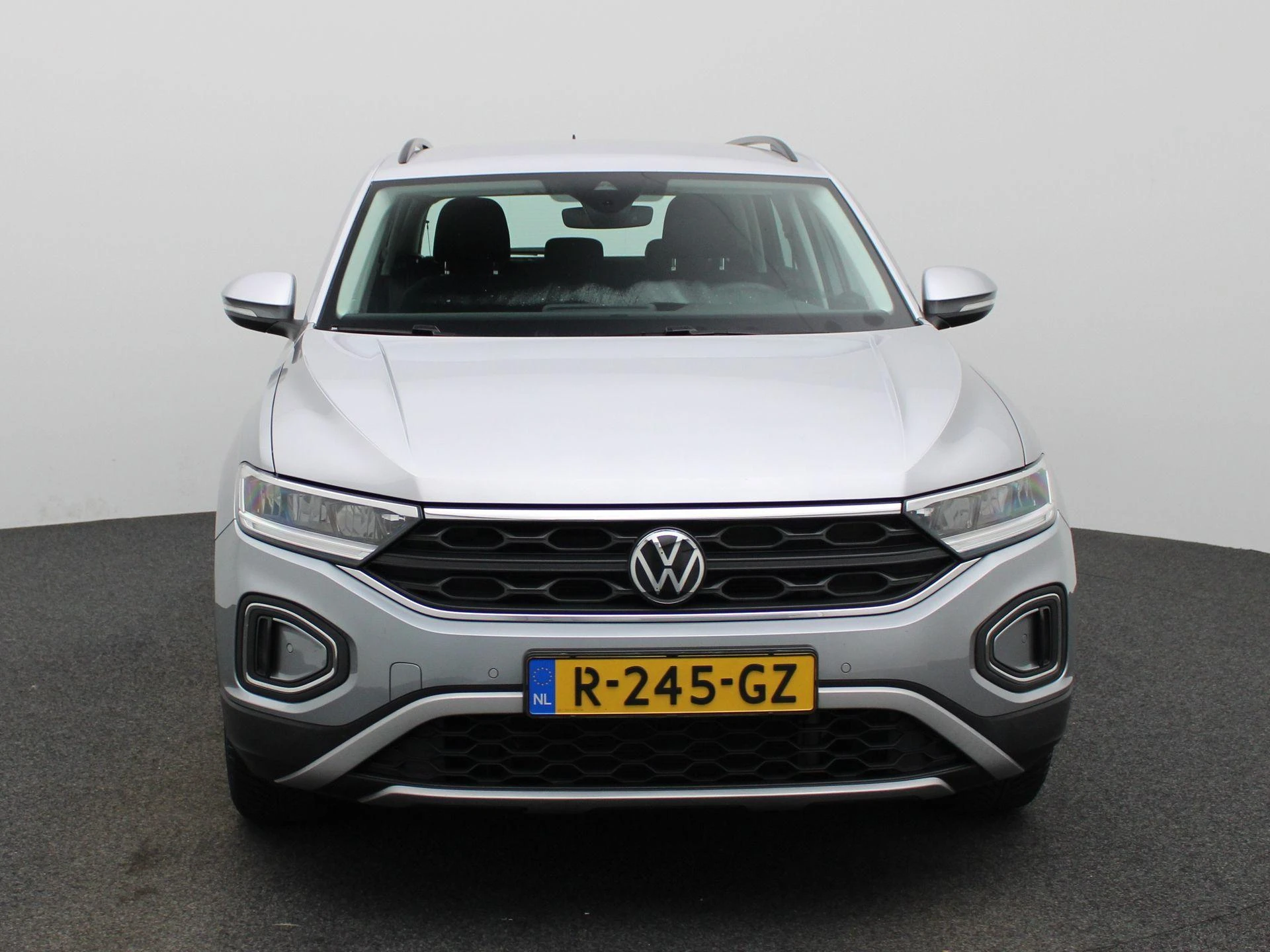 Volkswagen-T-Roc-image-2