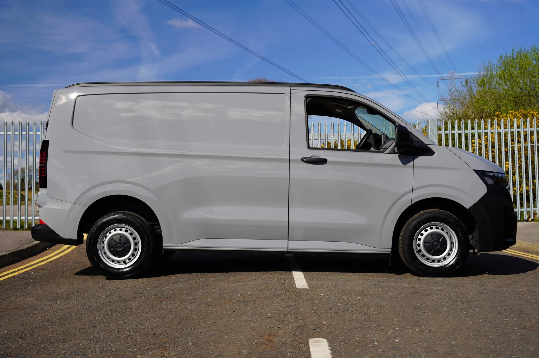 Volkswagen-Transporter-image-3