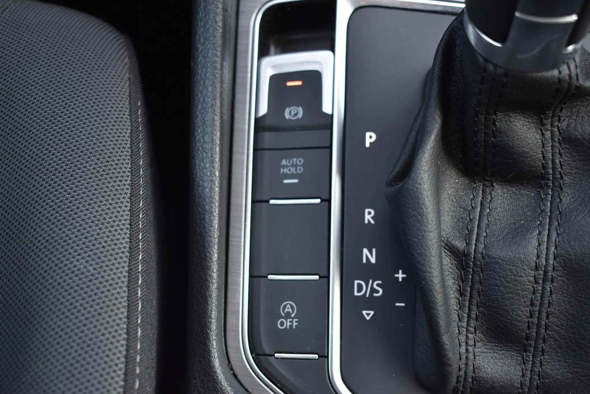Volkswagen-Golf Sportsvan-image-36