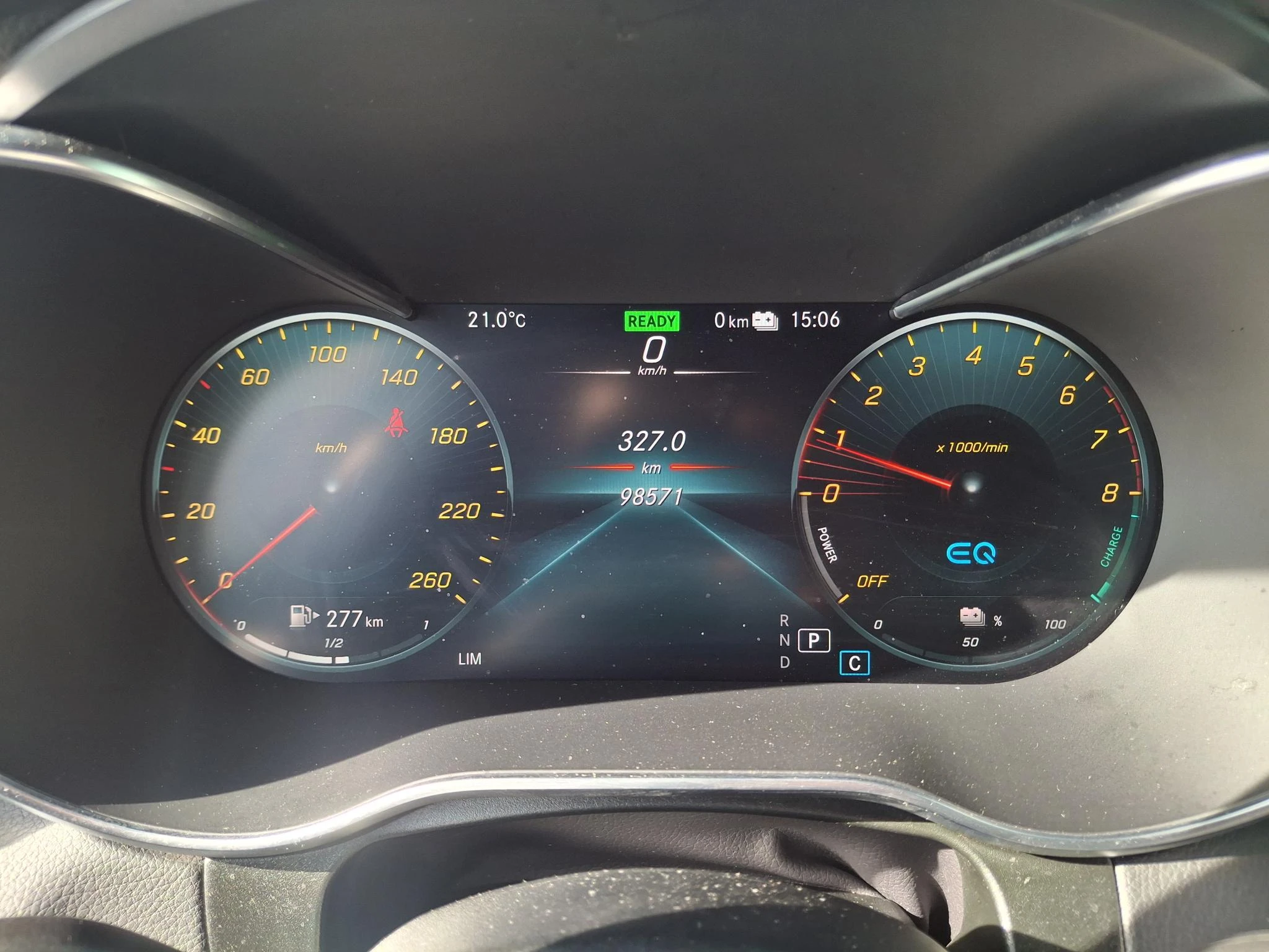 Mercedes-Benz-GLC-image-19