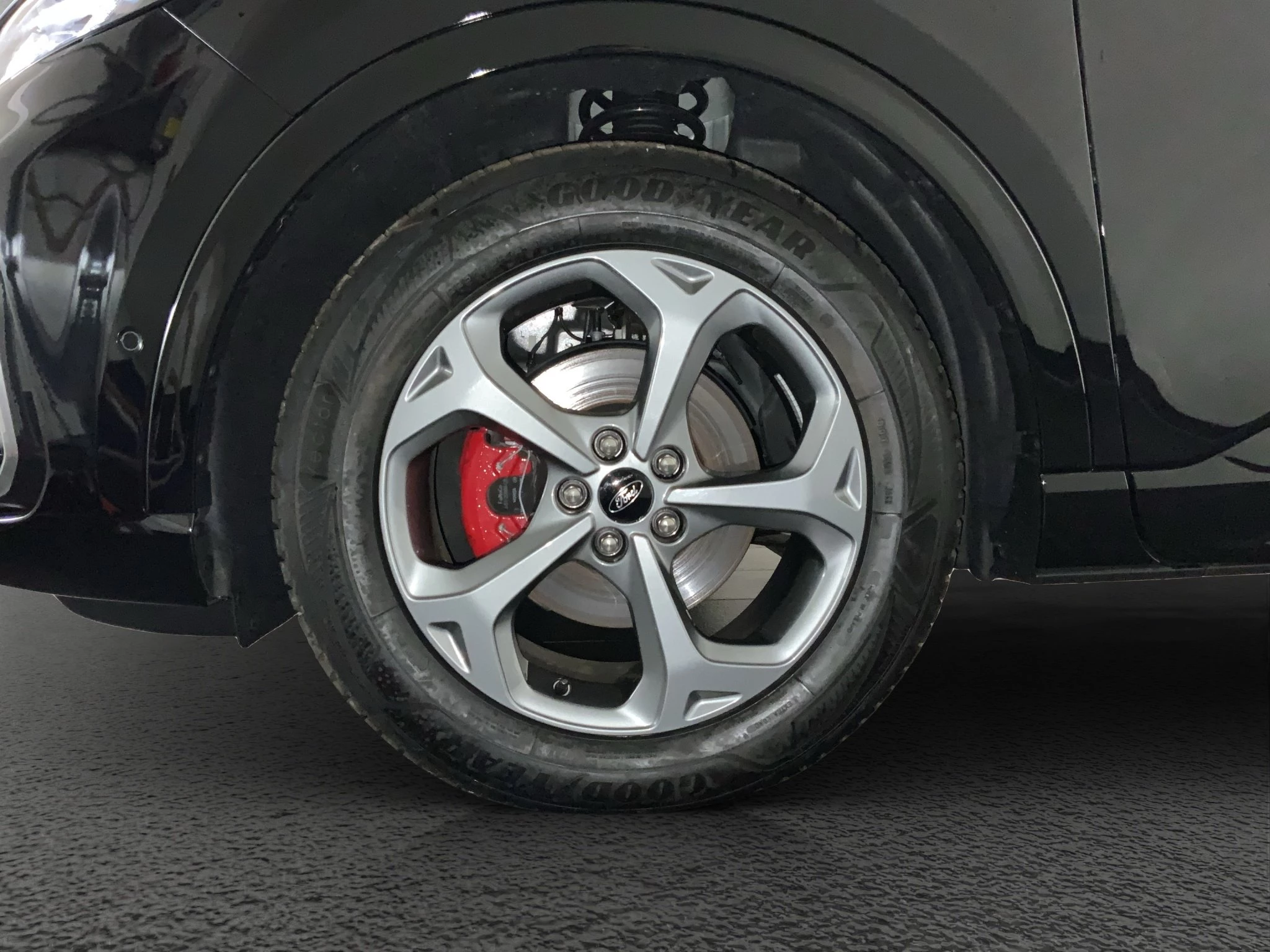 Ford Kuga ST-Line X Aut.*PANO*AHK*360GRAD*LED-MATRIX*NAVI*GRA*WINTER-PKT..