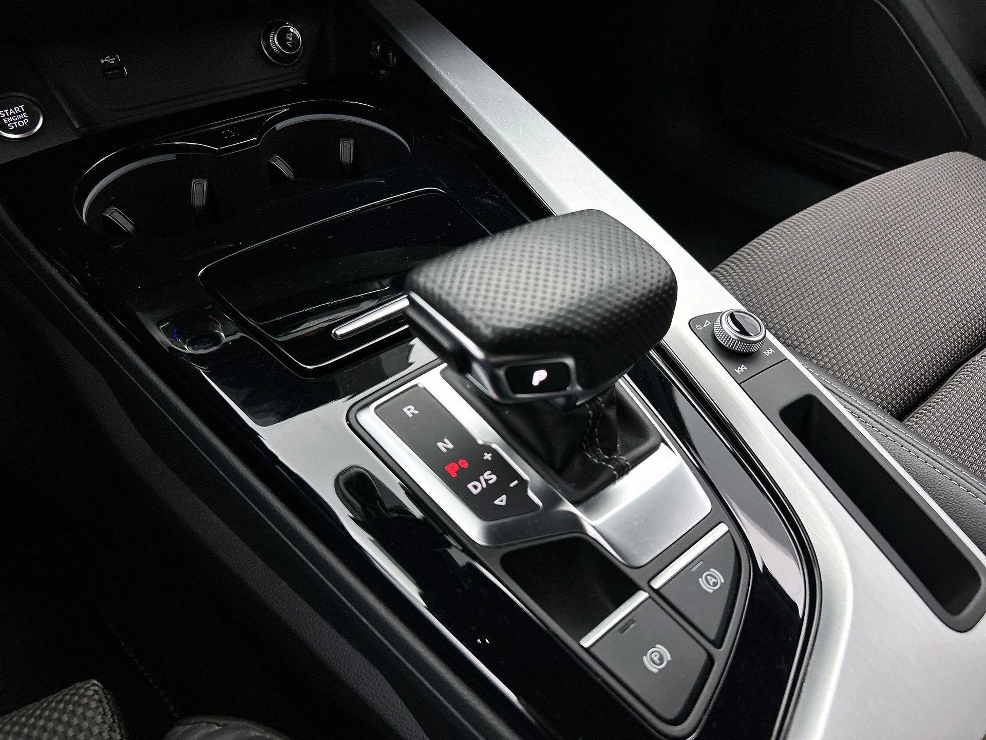 Audi A4 Limousine 40 TFSI quattro S edition