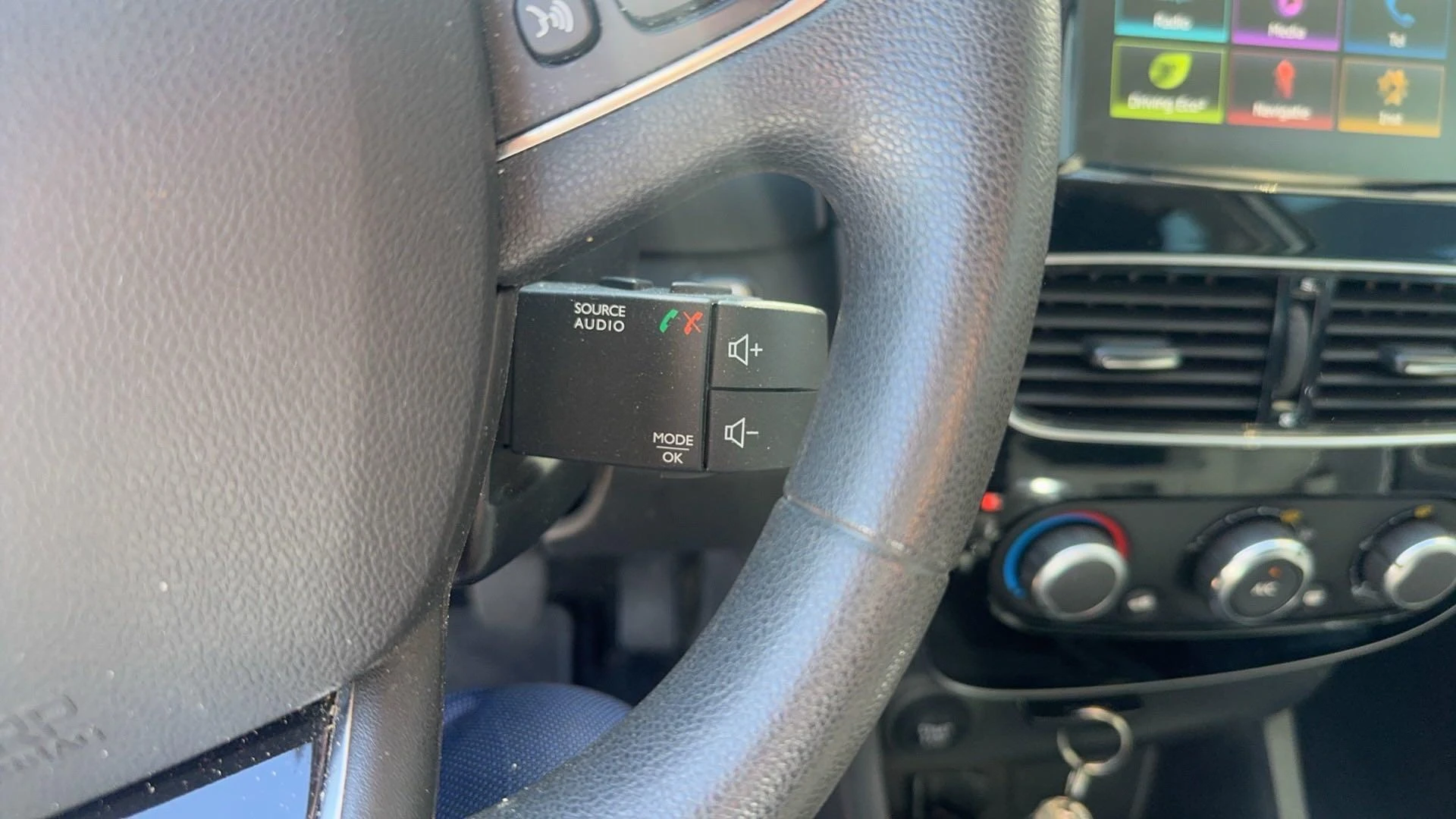 Renault-Clio-image-15