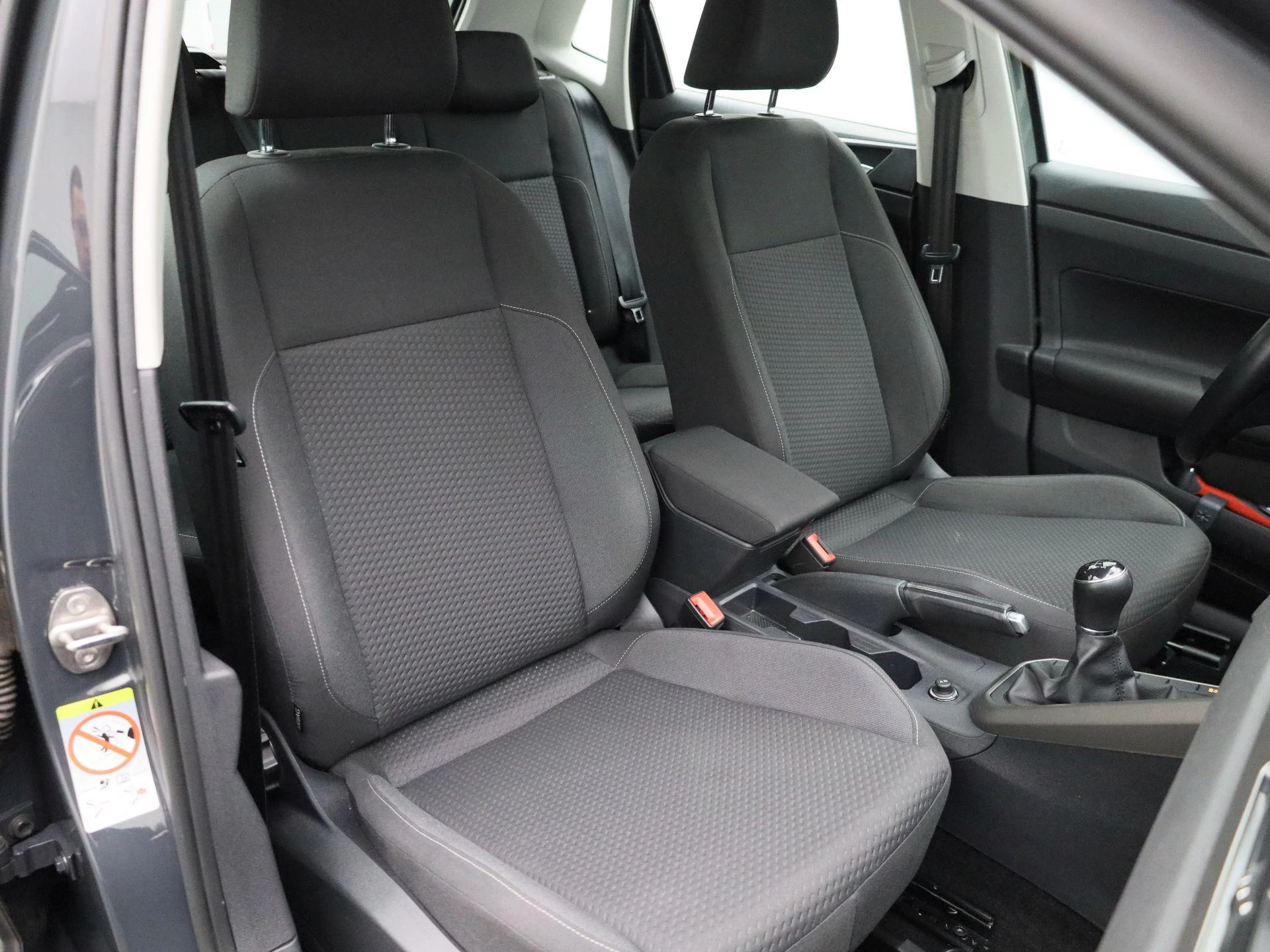 Volkswagen-Polo-image-33
