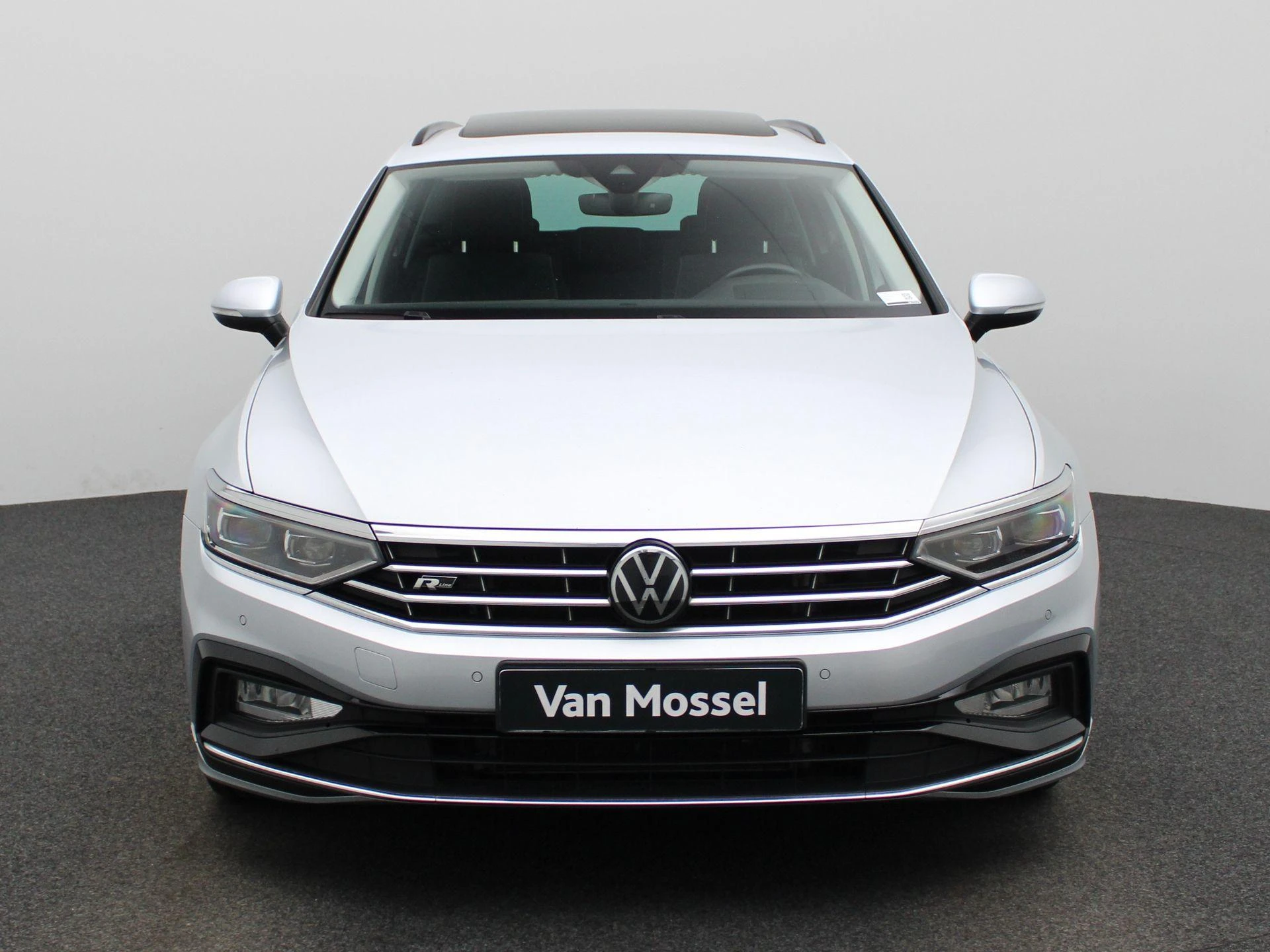 Volkswagen-Passat-image-2