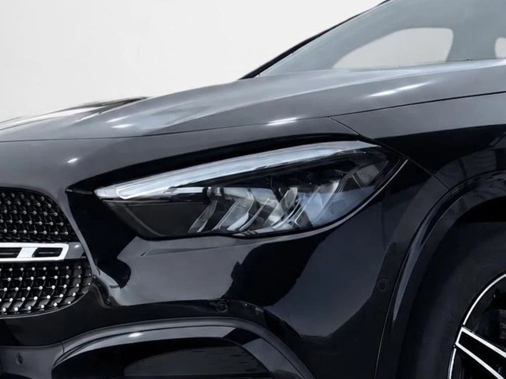 Mercedes-Benz-GLA 180 d-image-4