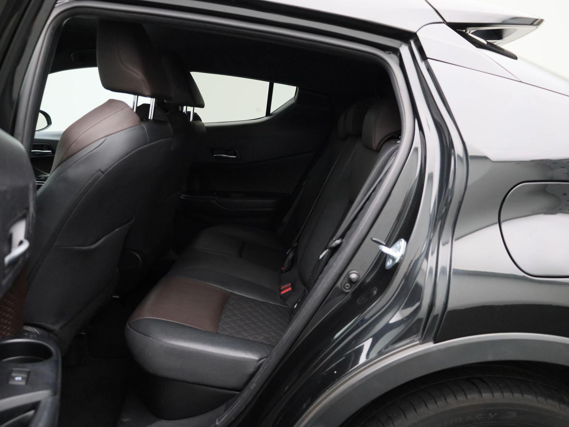 Toyota-C-HR-image-9
