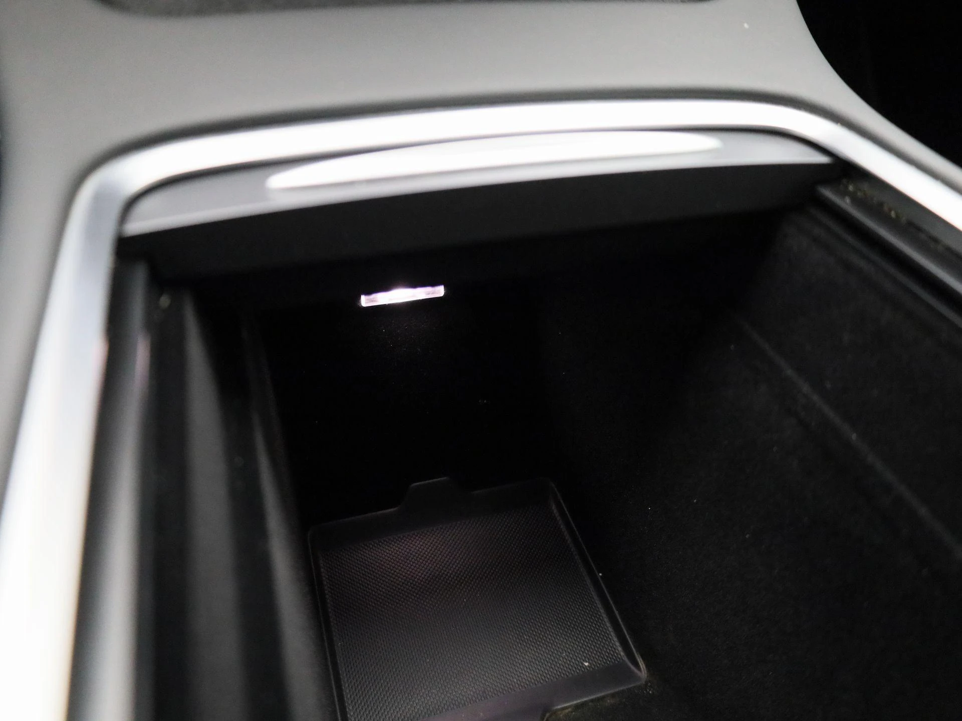 Tesla-Model Y-image-29