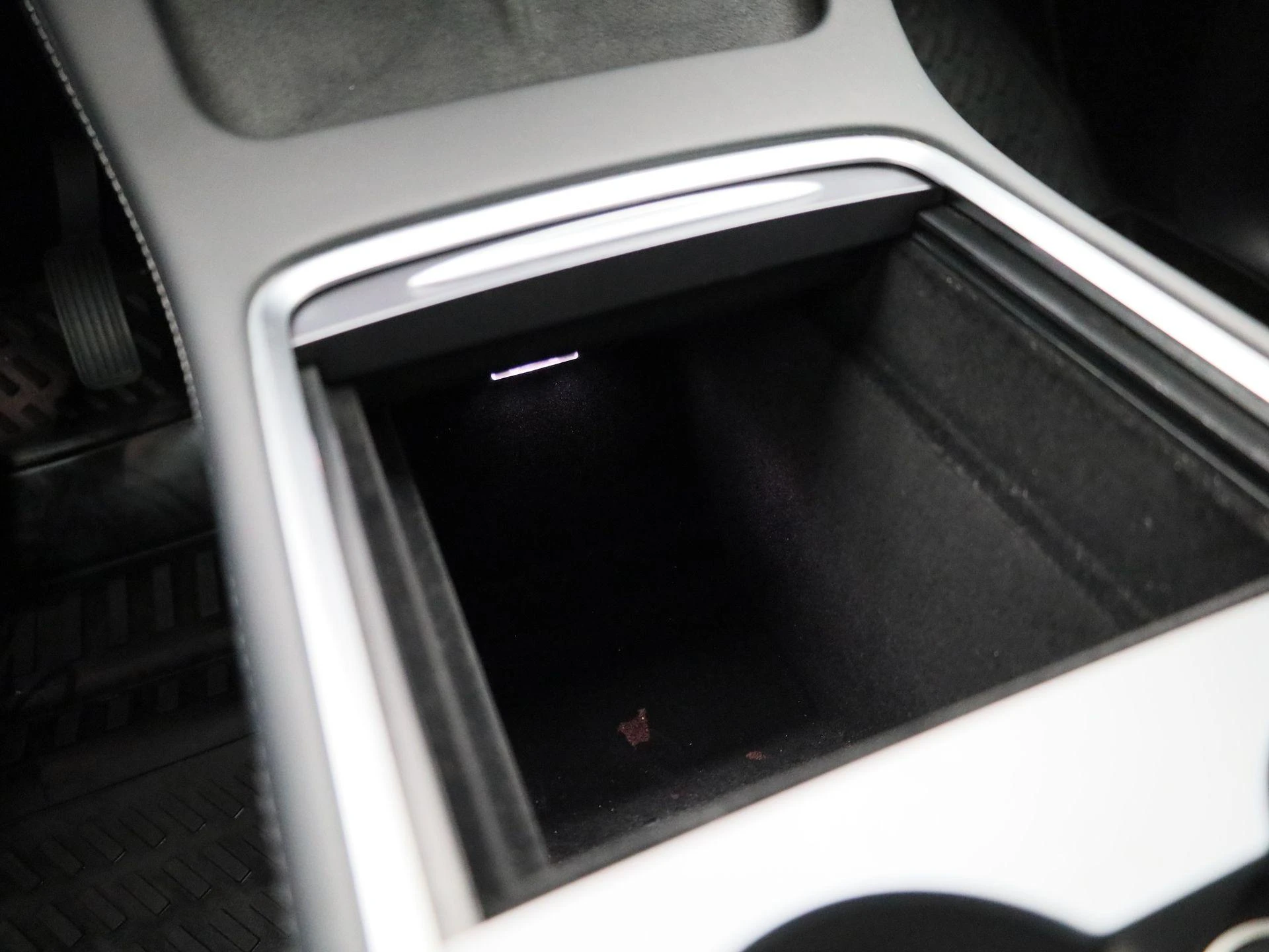Tesla-Model Y-image-29