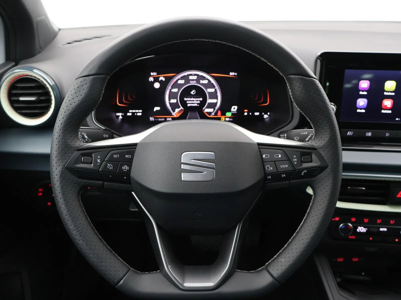 SEAT-Arona-image-17