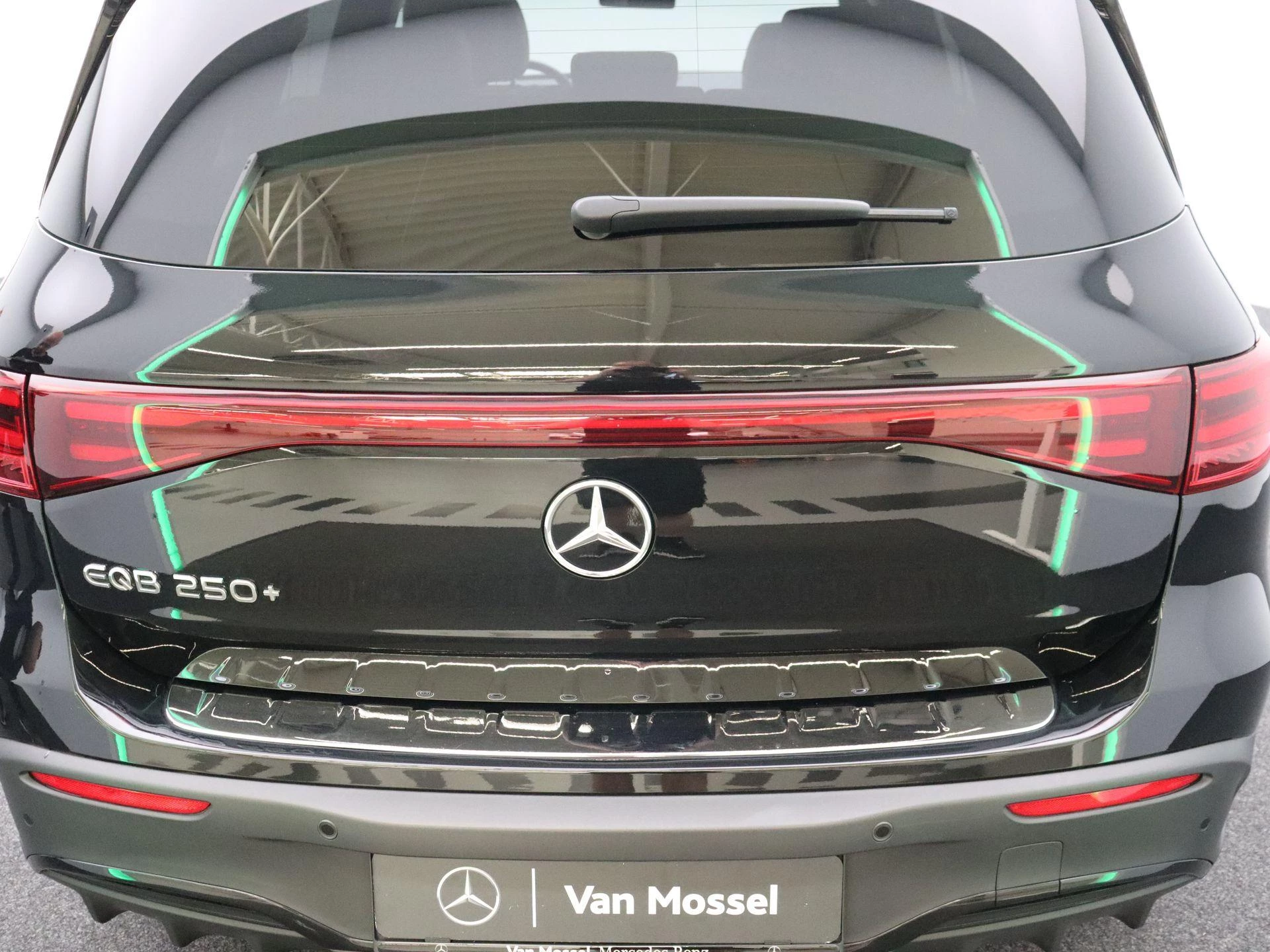 Mercedes-Benz EQB 250+ Star Edition + BURMESTER + HEAD UP + PANORAMISCH DAK +