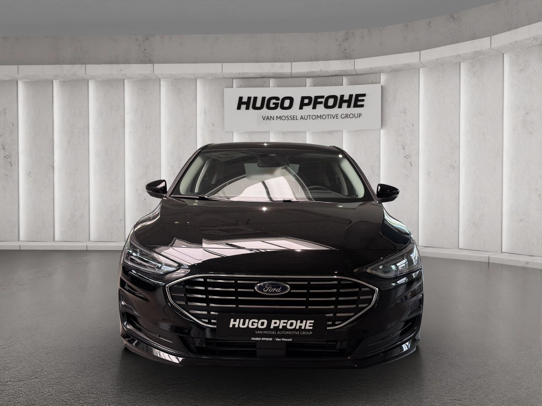 Ford Focus Titanium X Limousine Automatik & Panoramadach *HEZ Aktion*