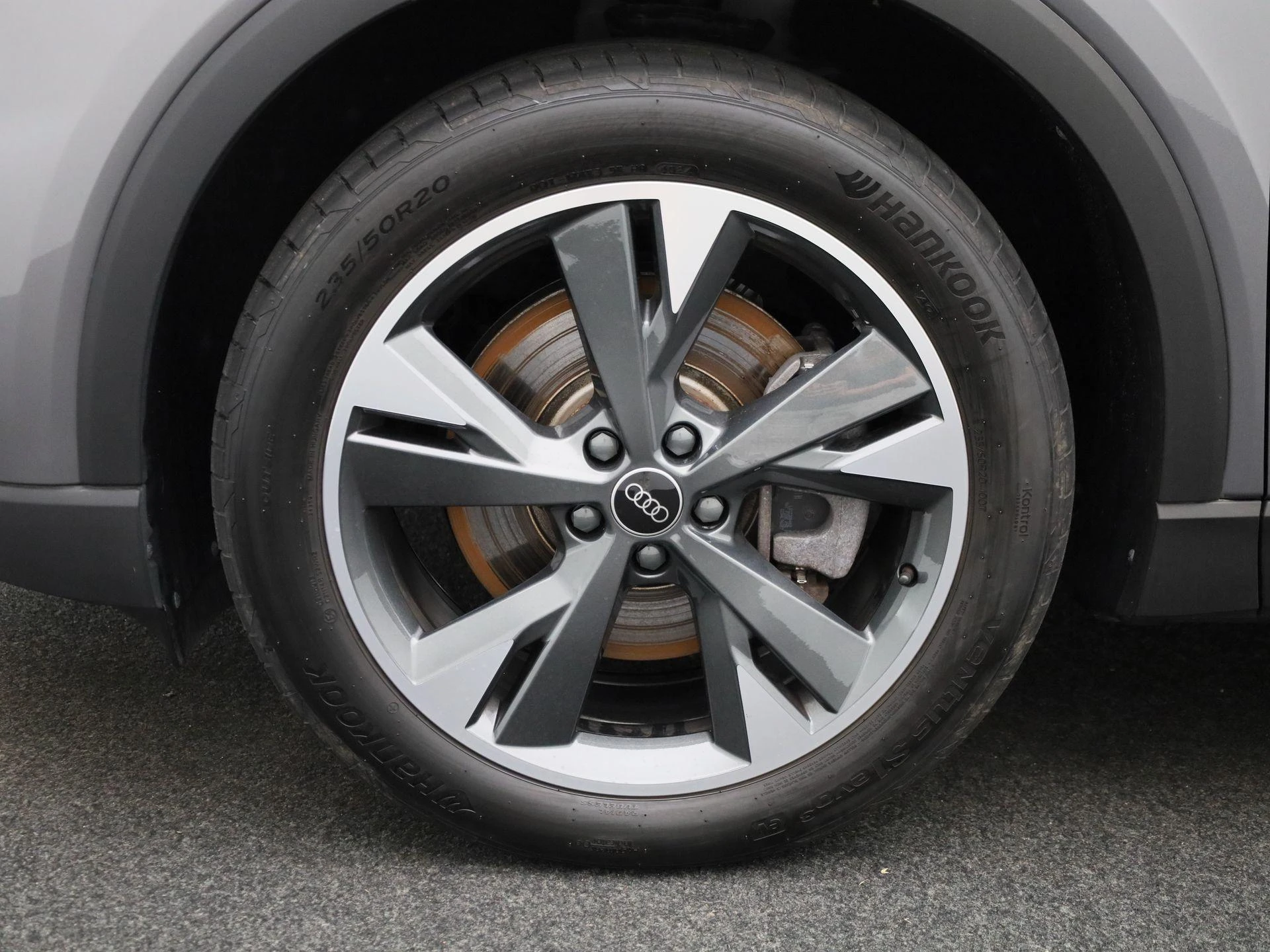 Audi-Q4 e-tron-image-14