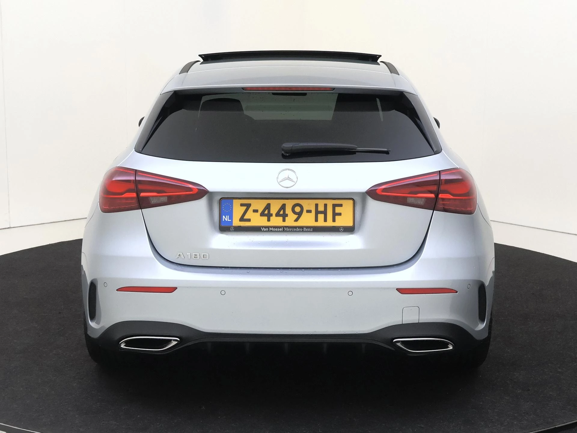 Mercedes-Benz-A-Klasse-image-6