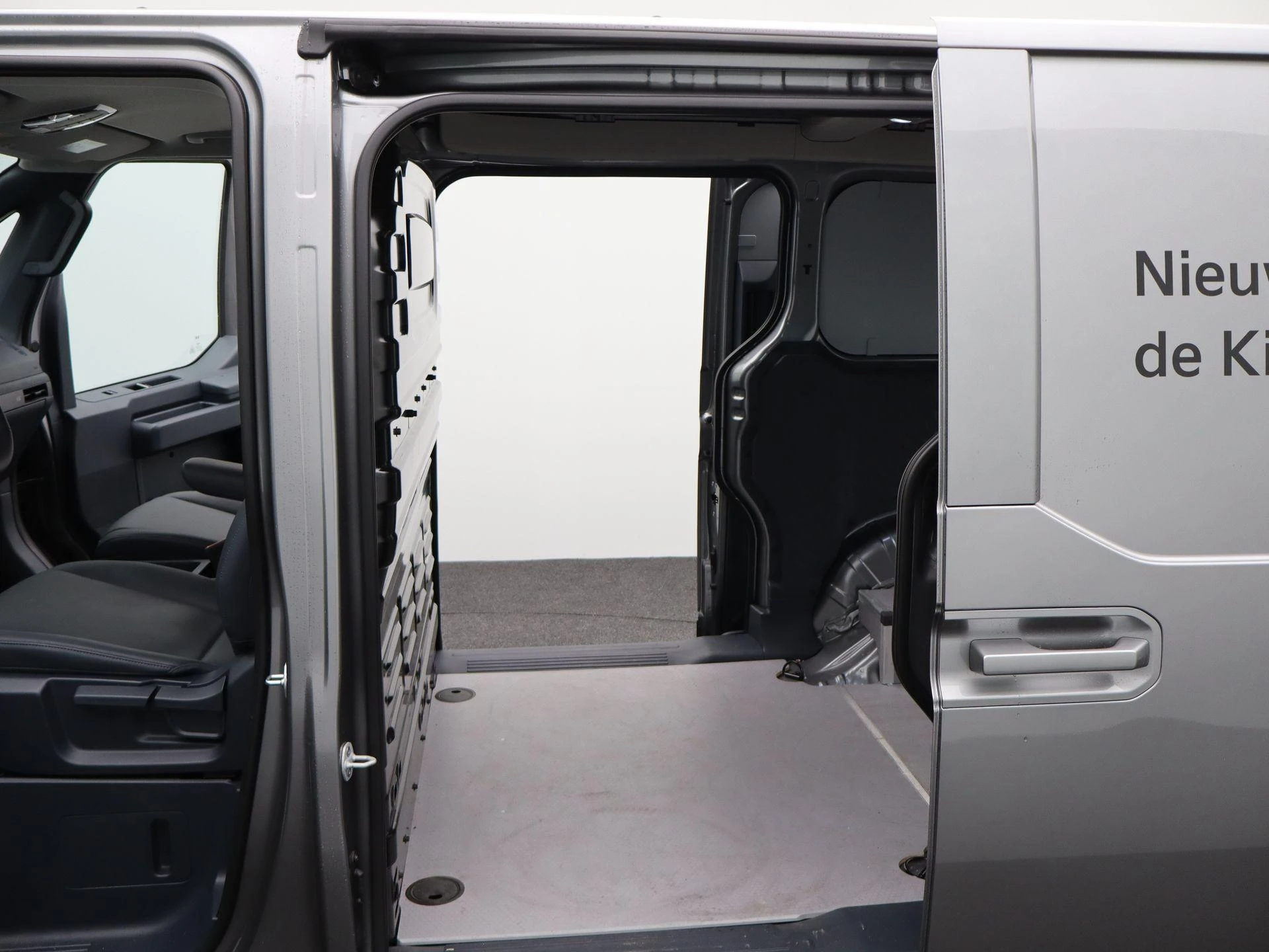 Kia-PV5-image-32