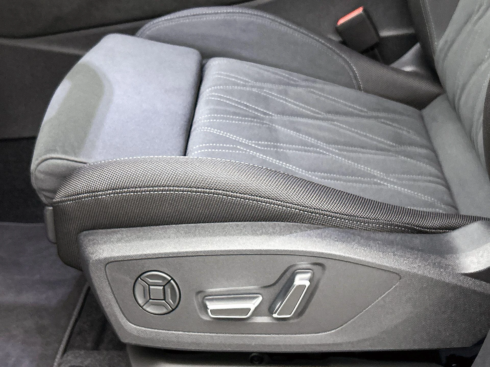 Audi-Q3-image-30