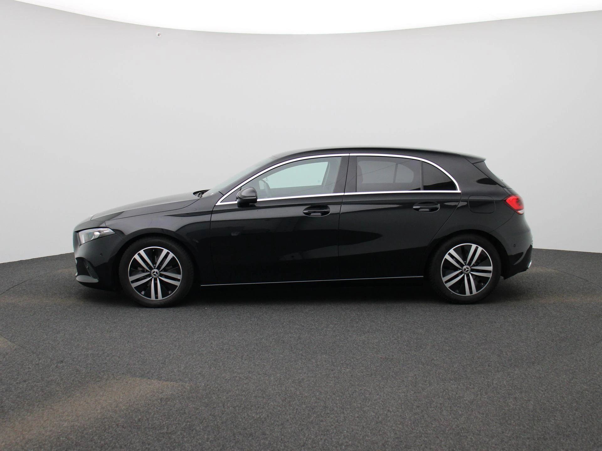 Mercedes-Benz-A-Klasse-image-3