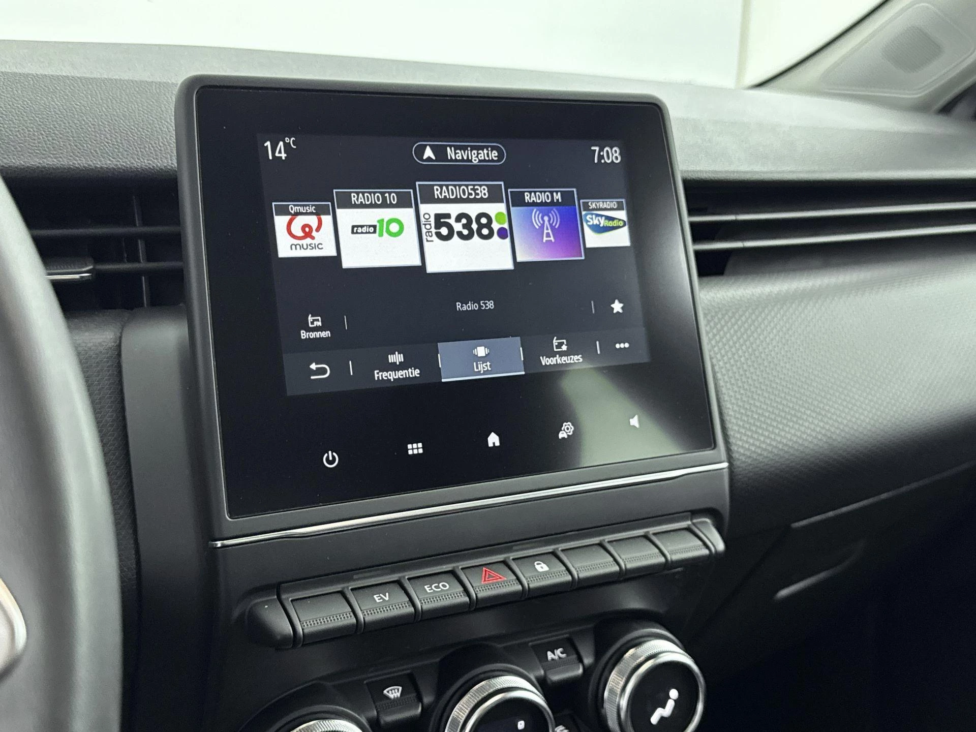 Renault-Clio-image-6