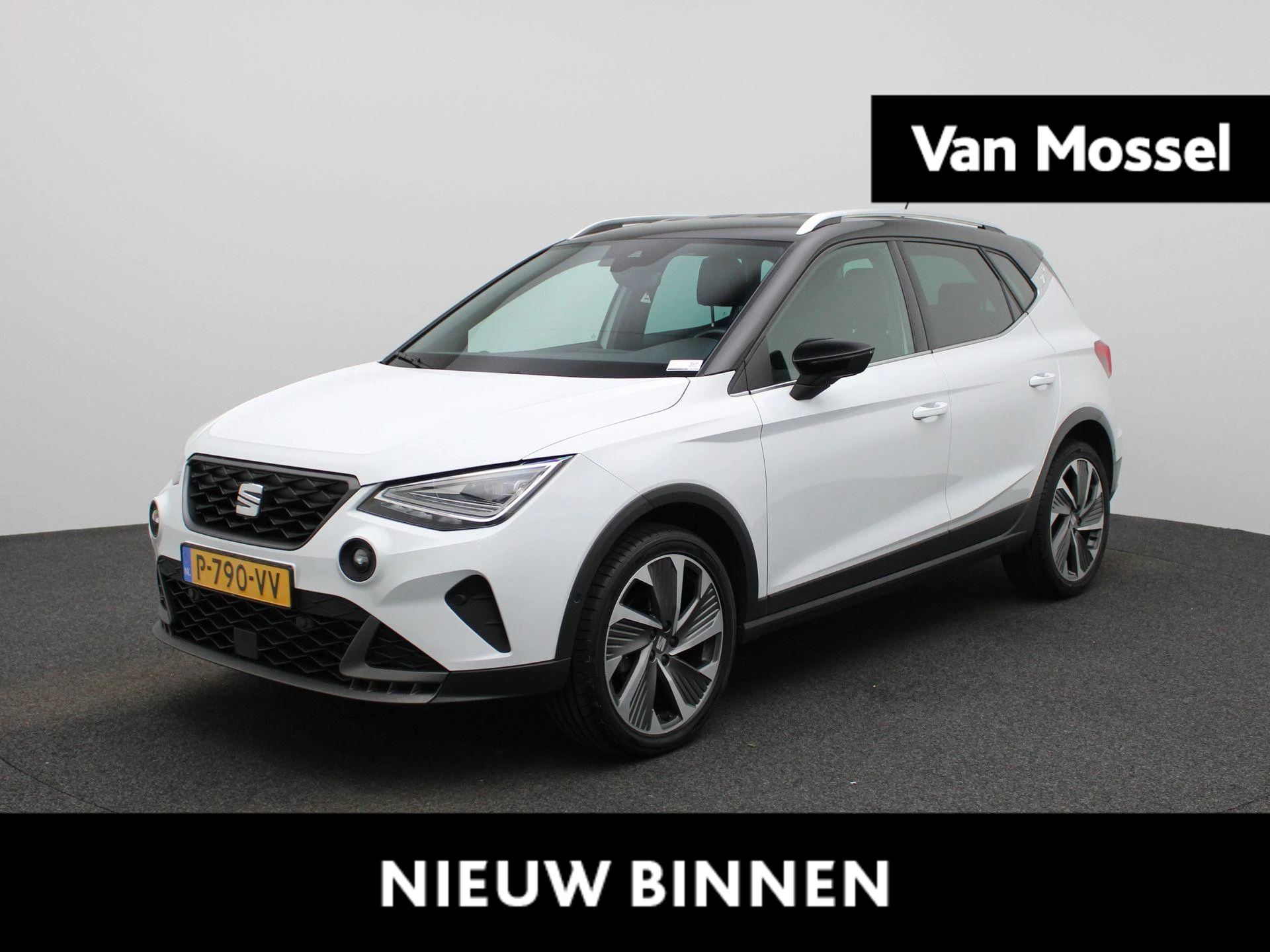 SEAT-Arona-image-0