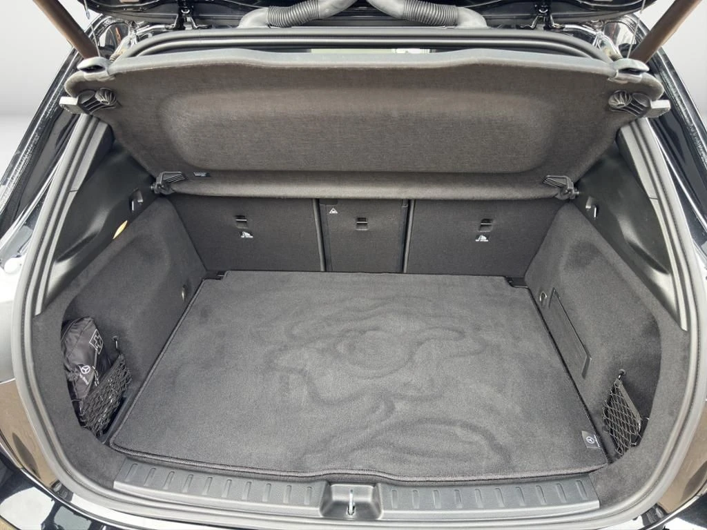 Mercedes-Benz-GLA 250-image-9