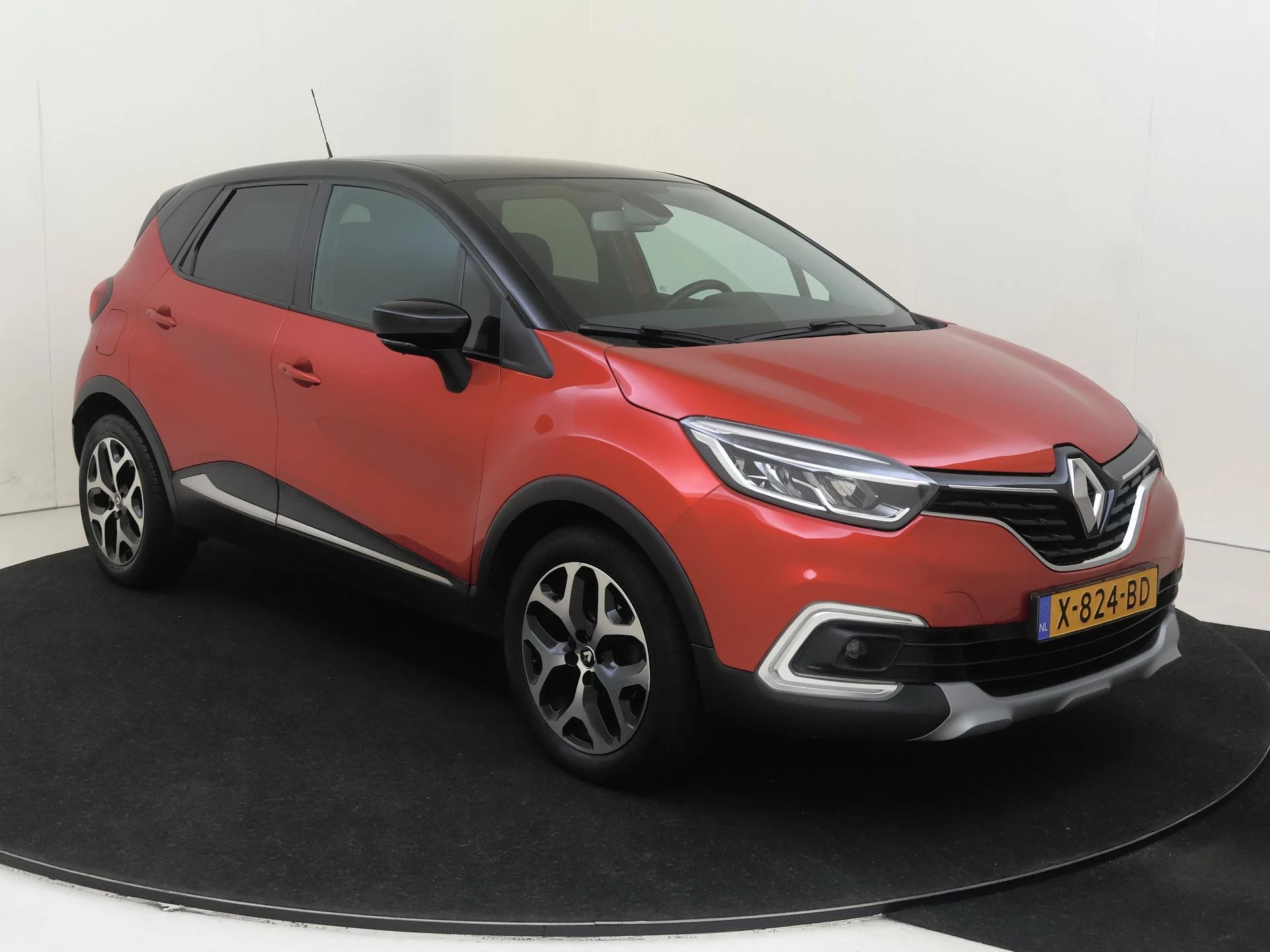 Renault-Captur-image-1